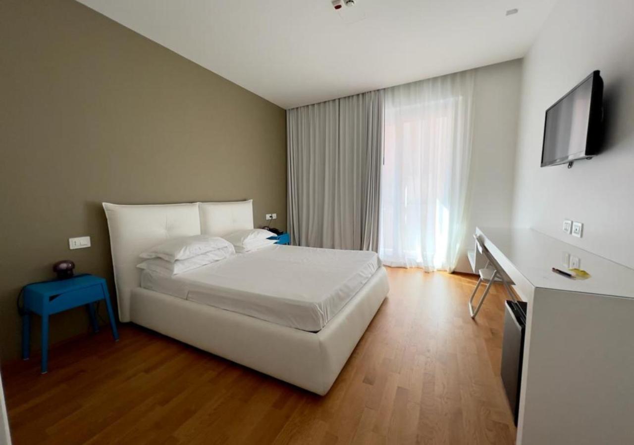Double Room with Balcony - Photo 5