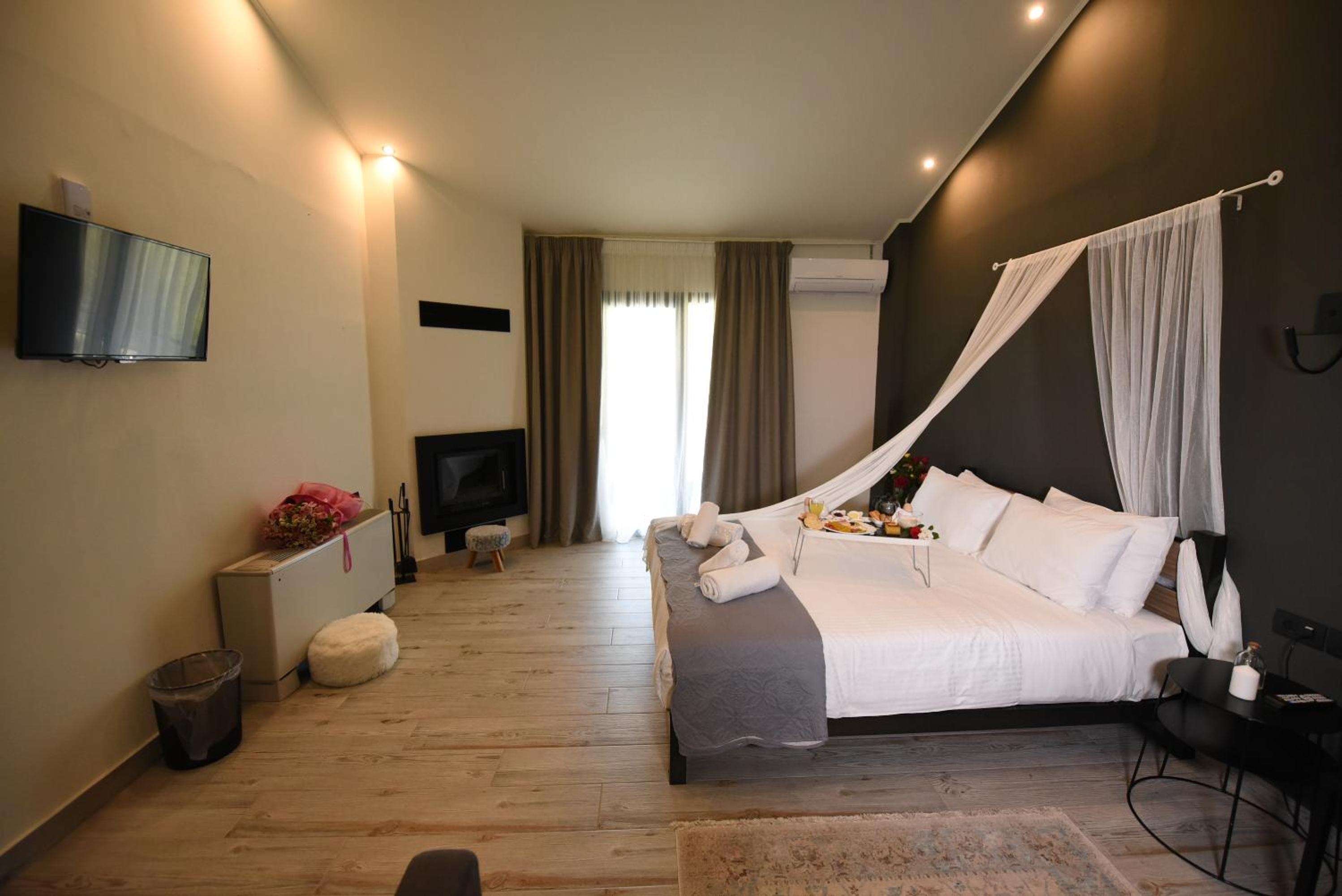 Superior Room with Fireplace