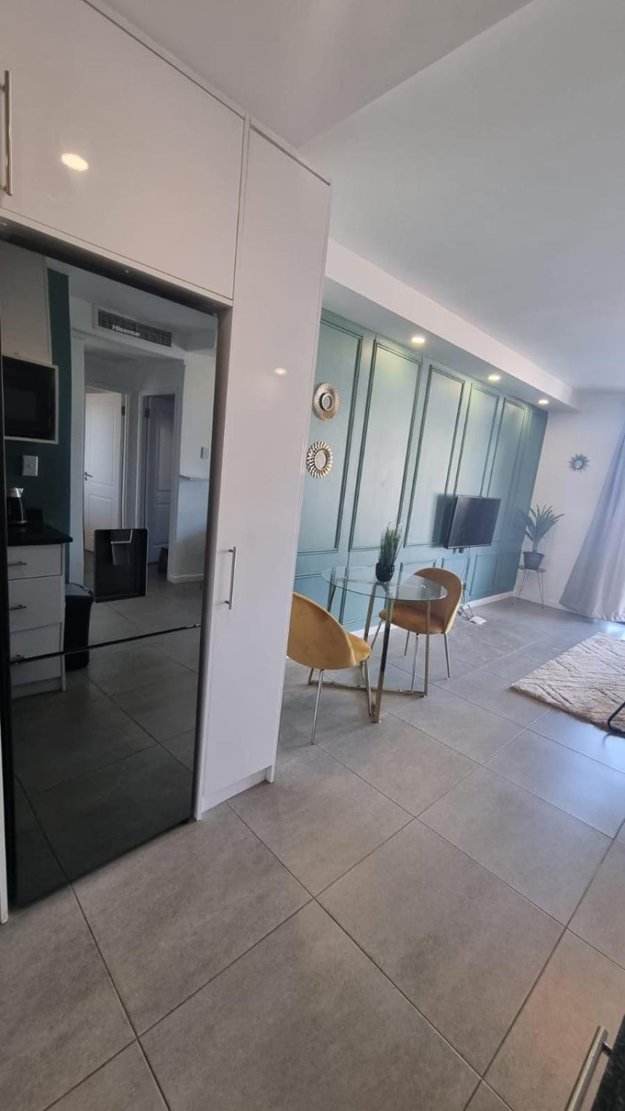 One-Bedroom Apartment - Photo 21
