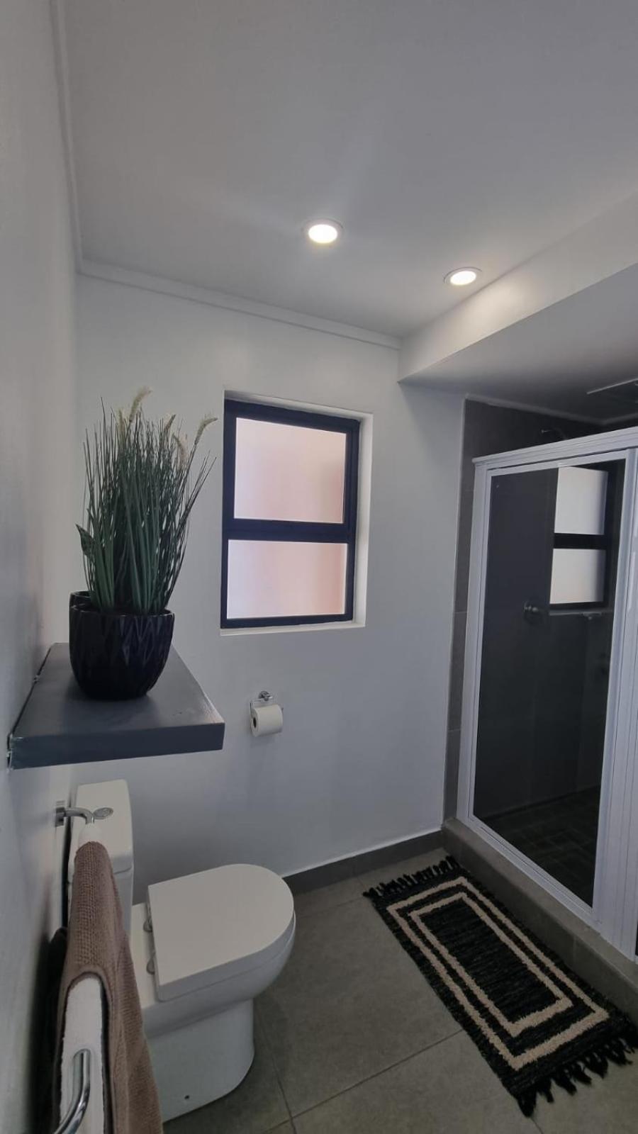 One-Bedroom Apartment - Photo 19