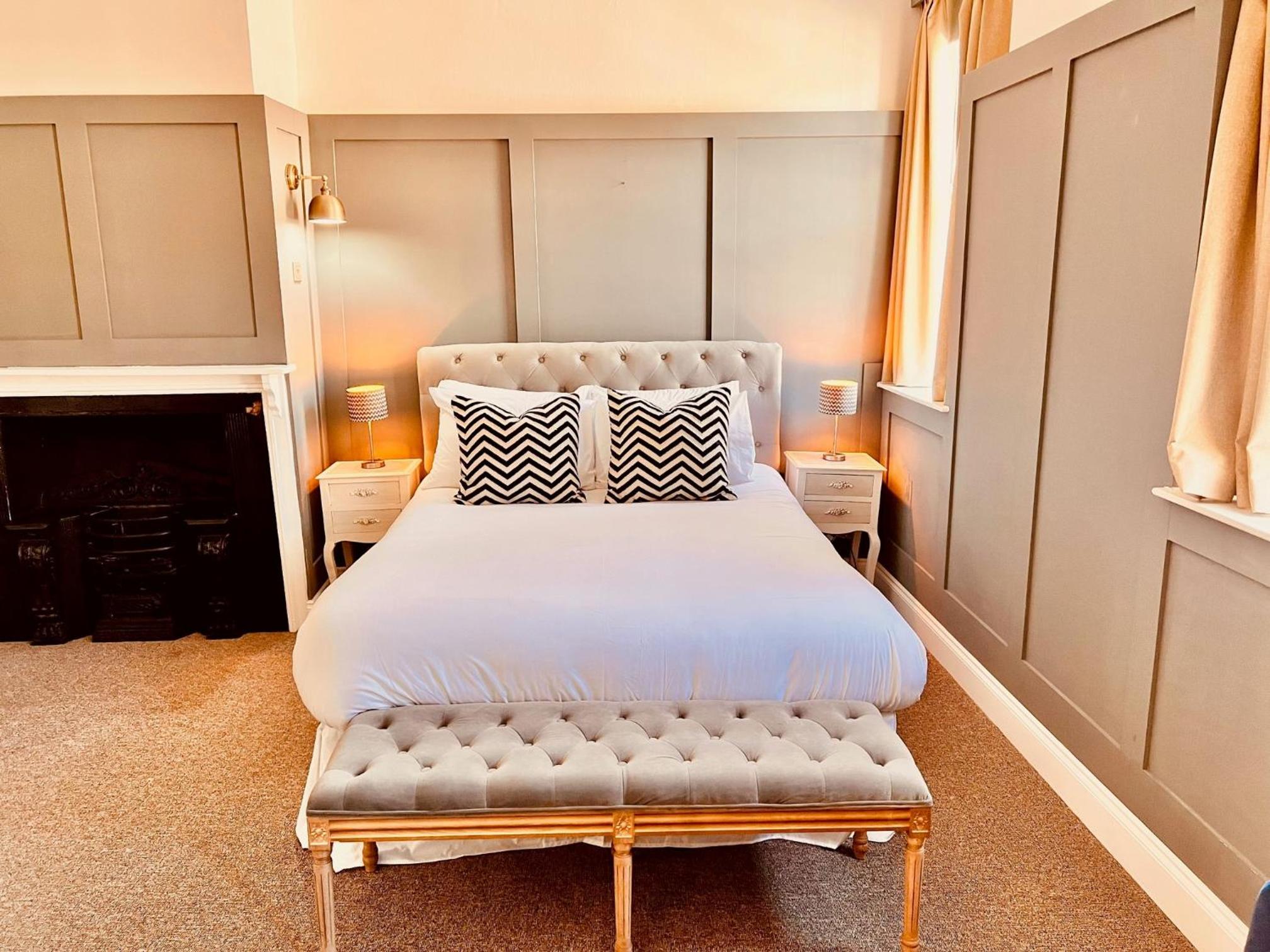 Superior King Room photo 2