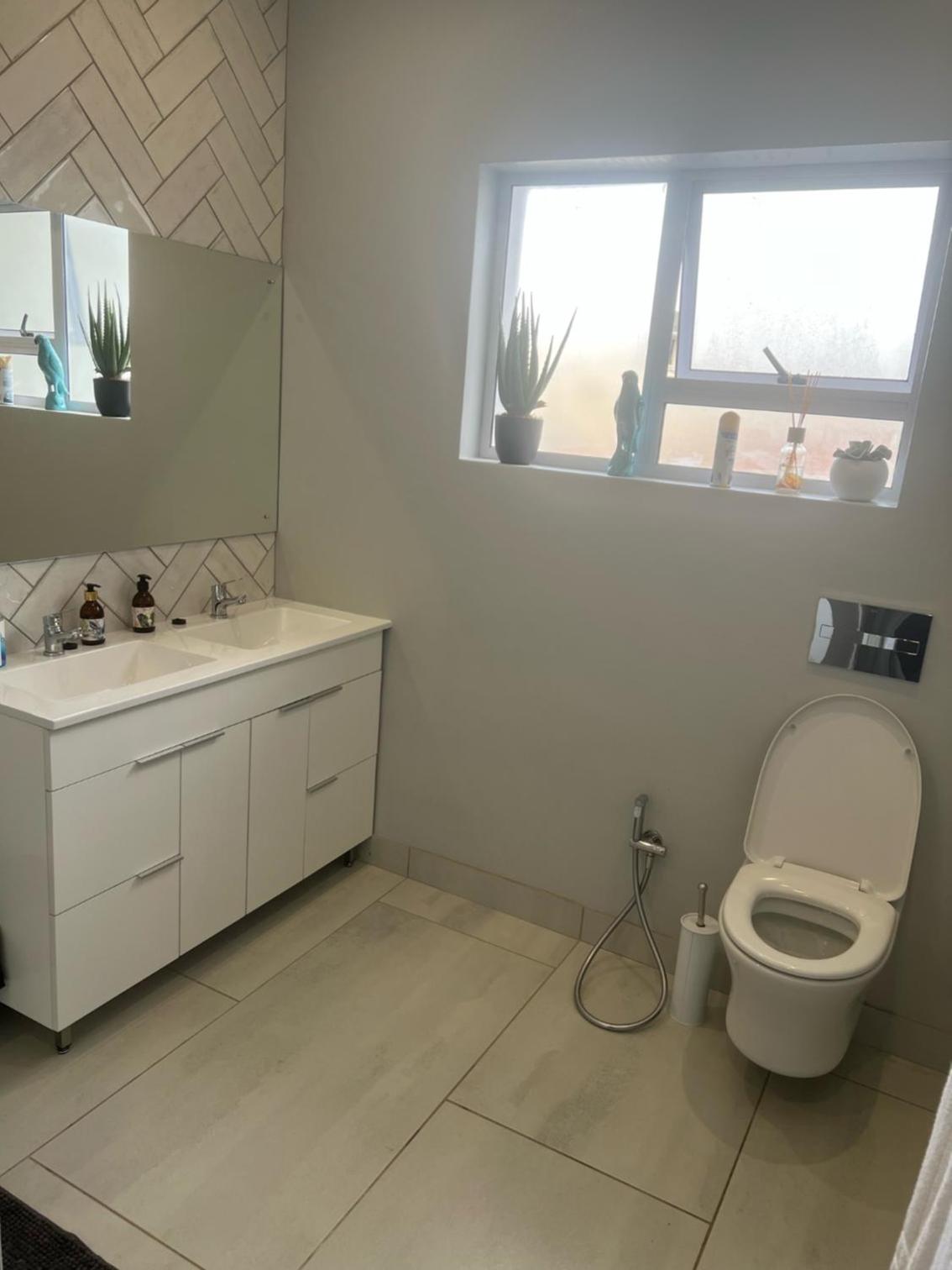 Executive Suite - Photo 5