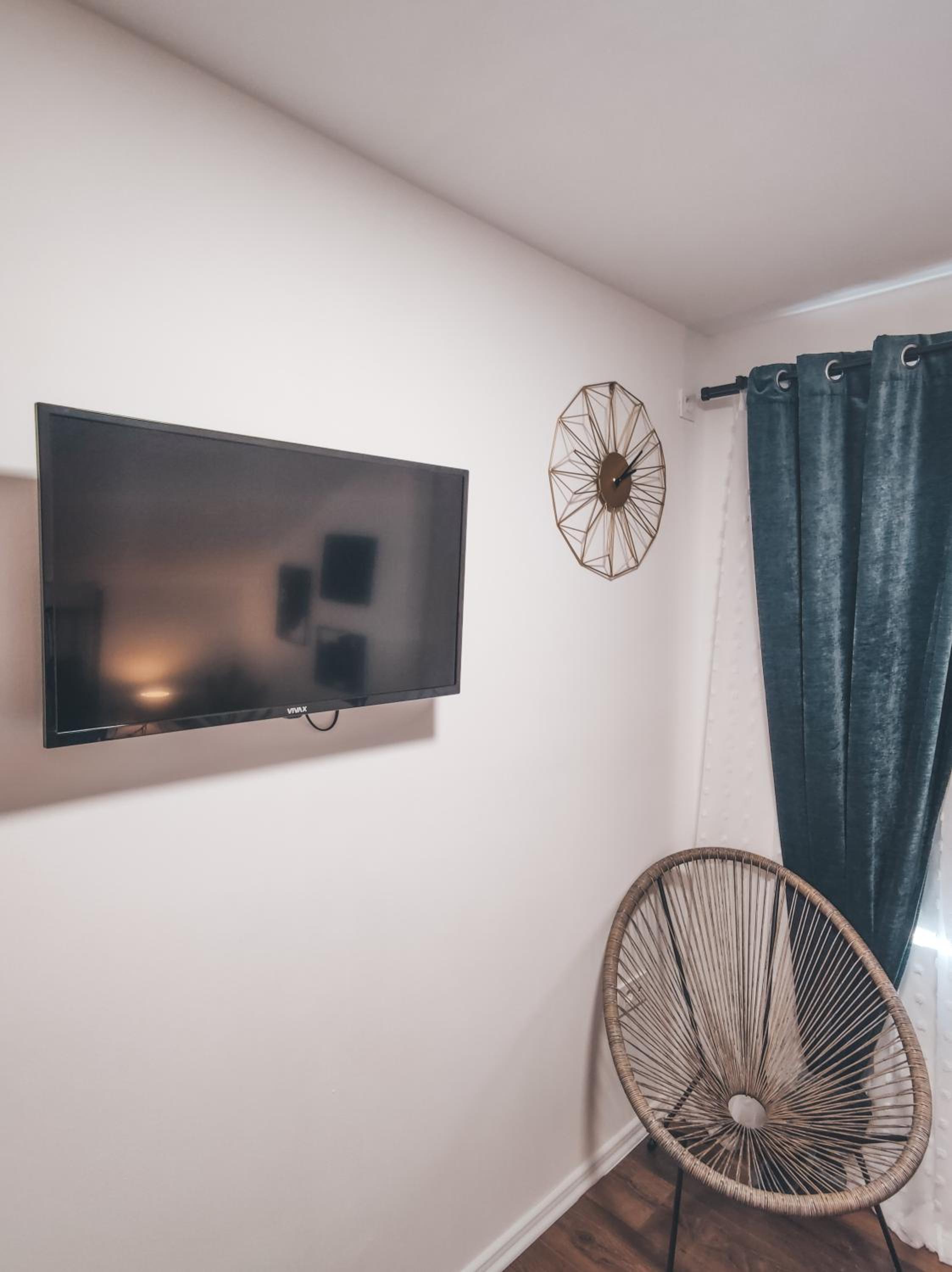 Three-Bedroom Apartment - Photo 41