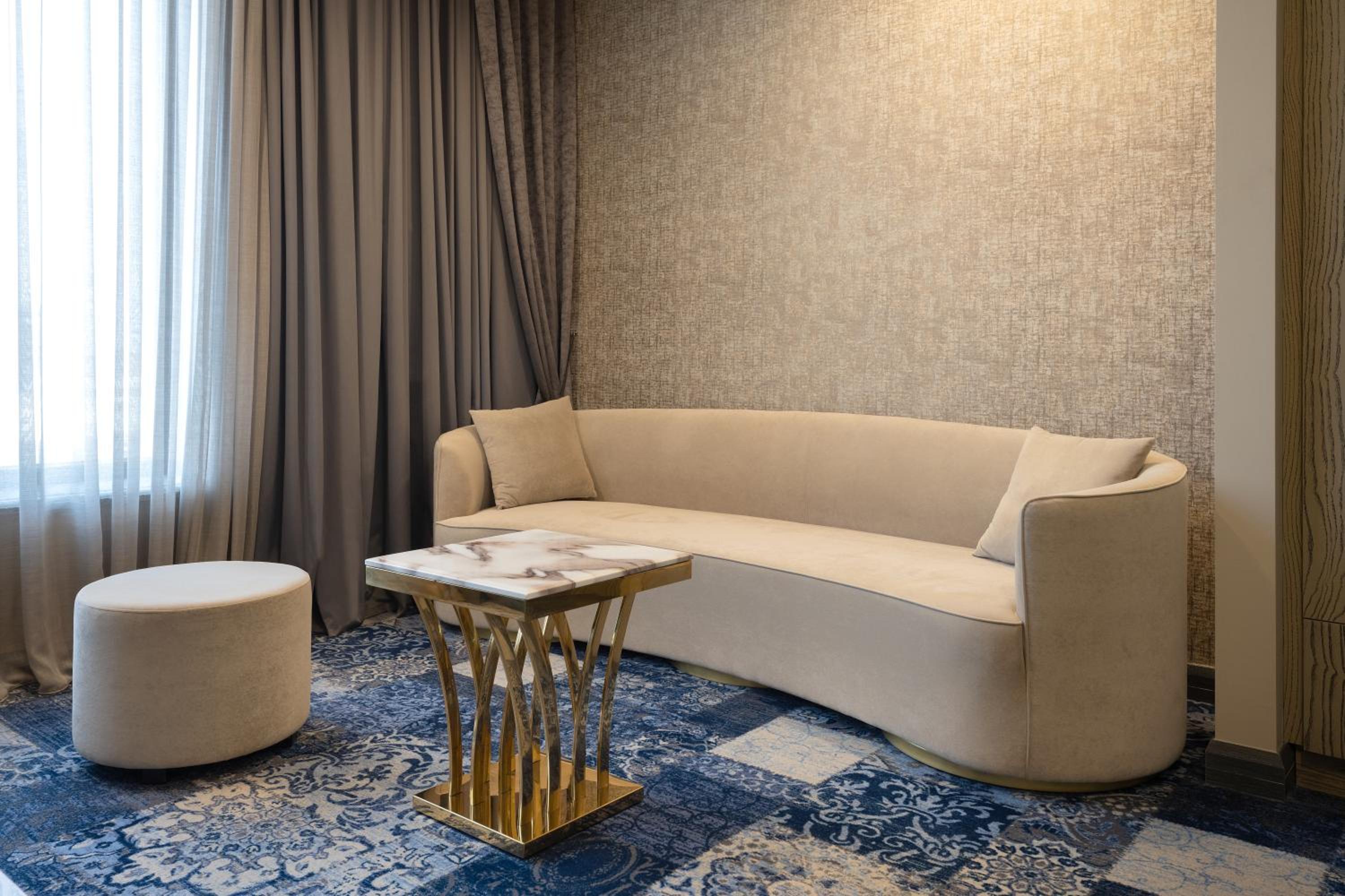 King Suite with Balcony photo 2