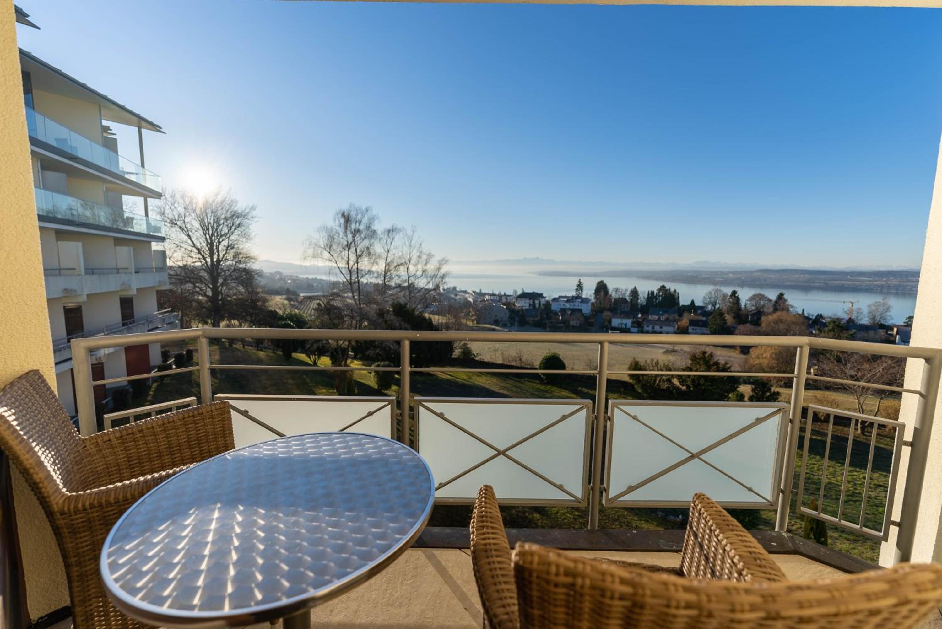 Double Room with Lake View - Photo 2