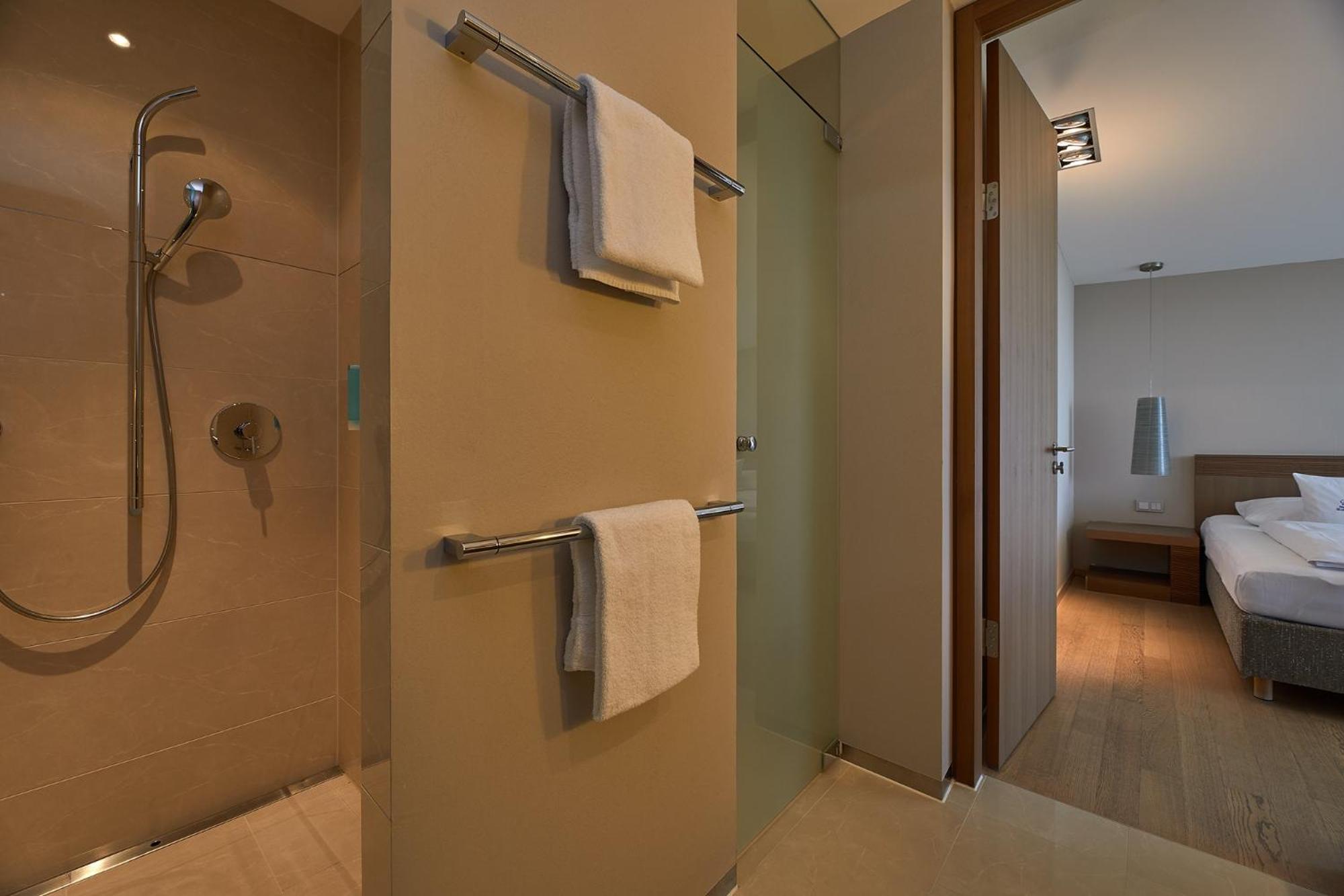 Lake Constance Suite - Photo 6