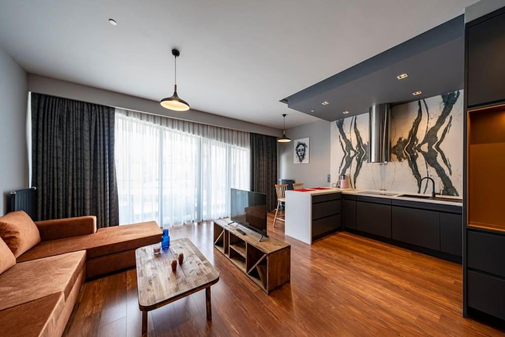 One-Bedroom Apartment photo 2