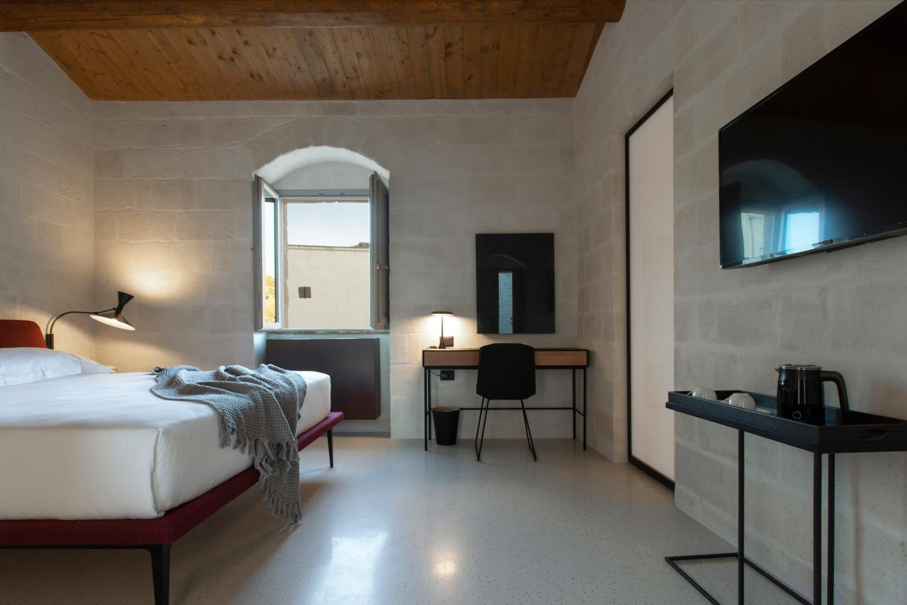 Standard Double Room - Photo 19