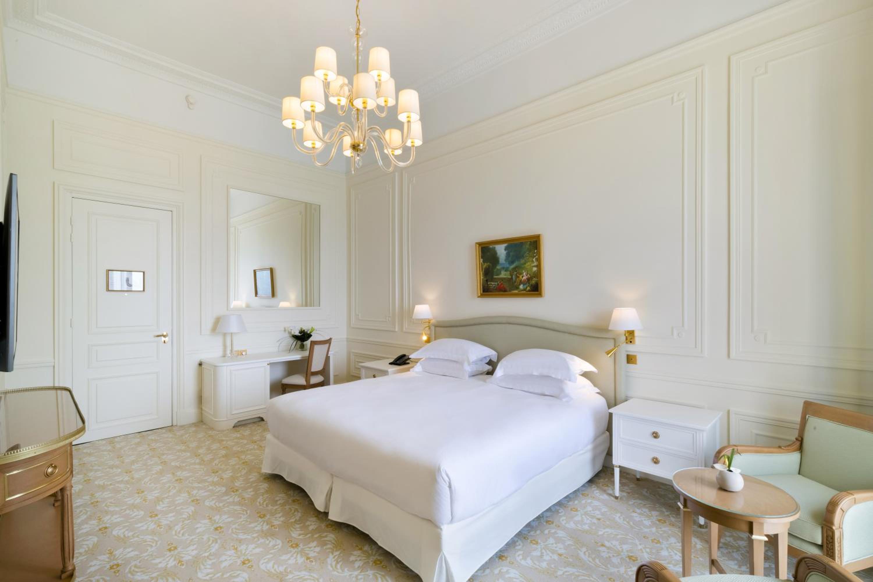 Classic King Room with One King Bed