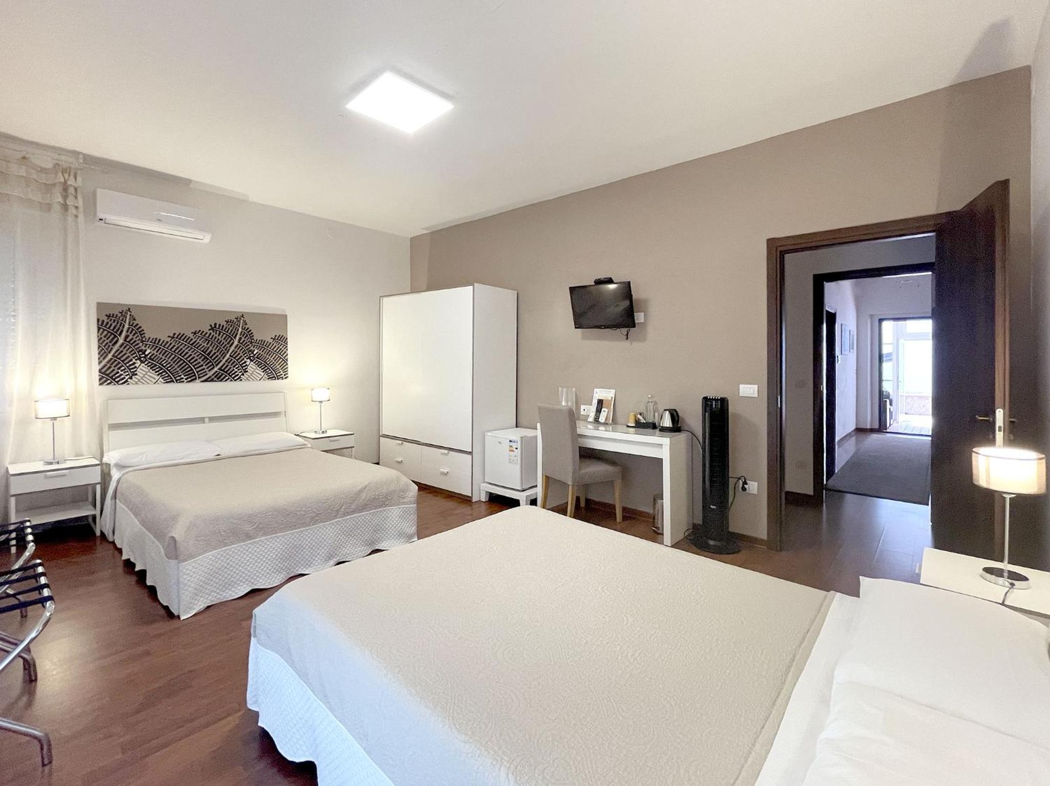 Quadruple Room with Private Bathroom