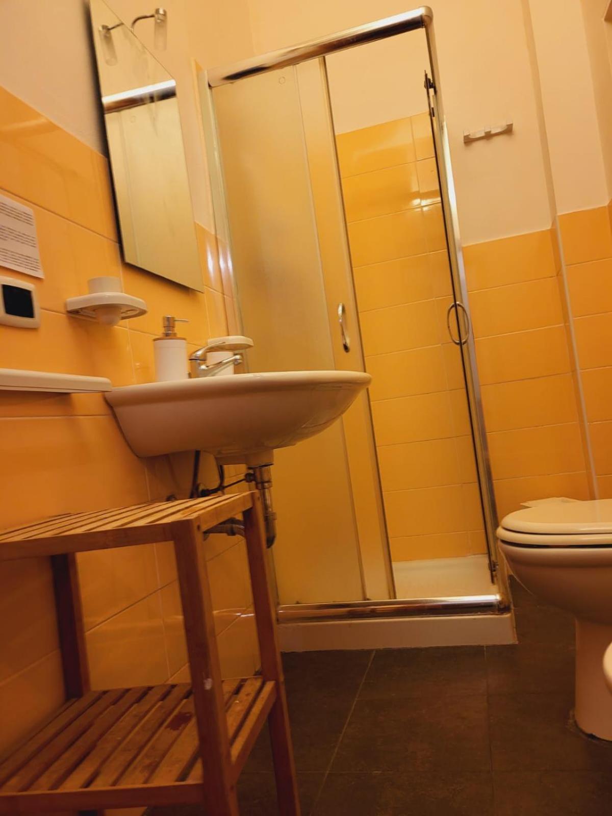 Double Room - Photo 10