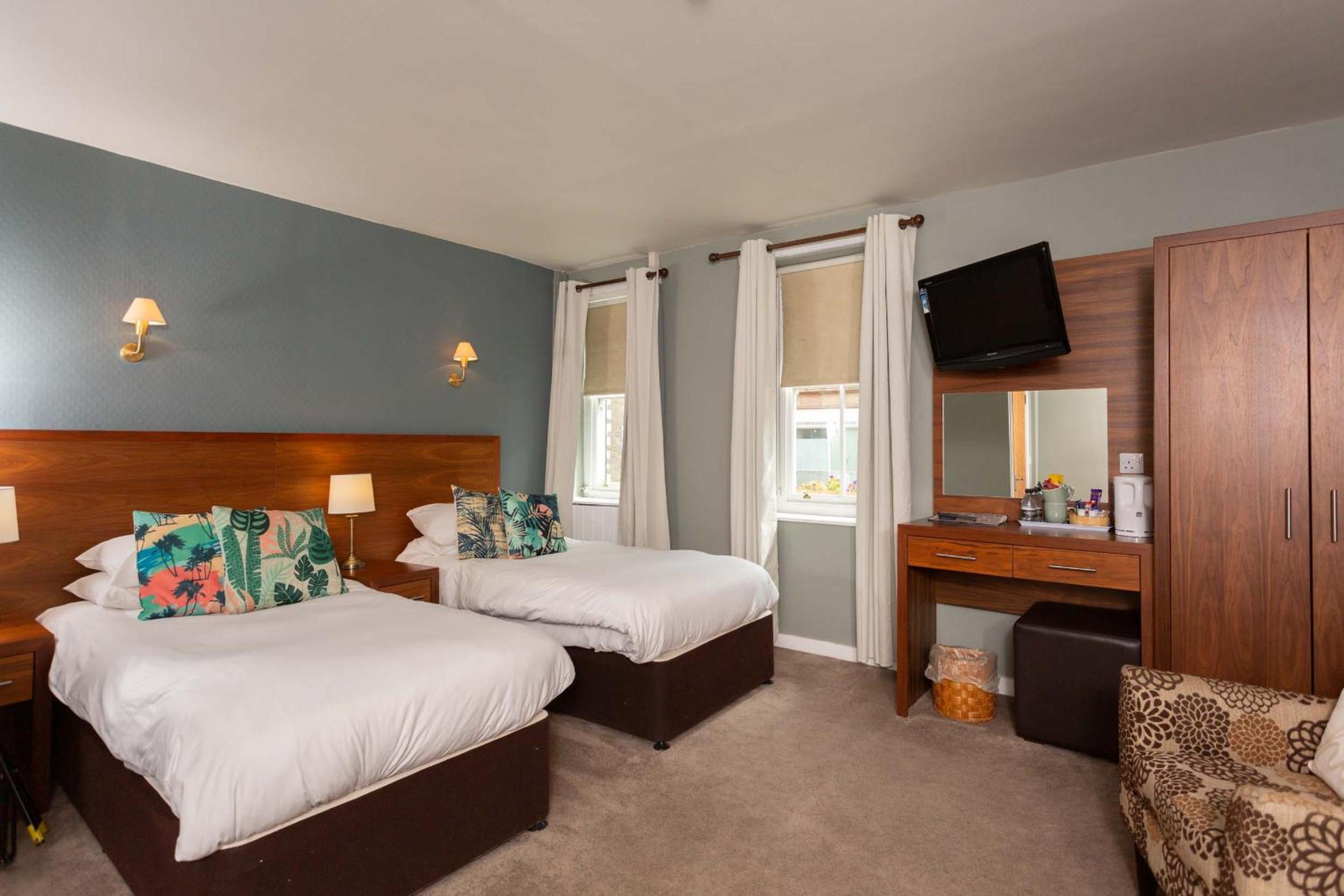 Deluxe Family Room