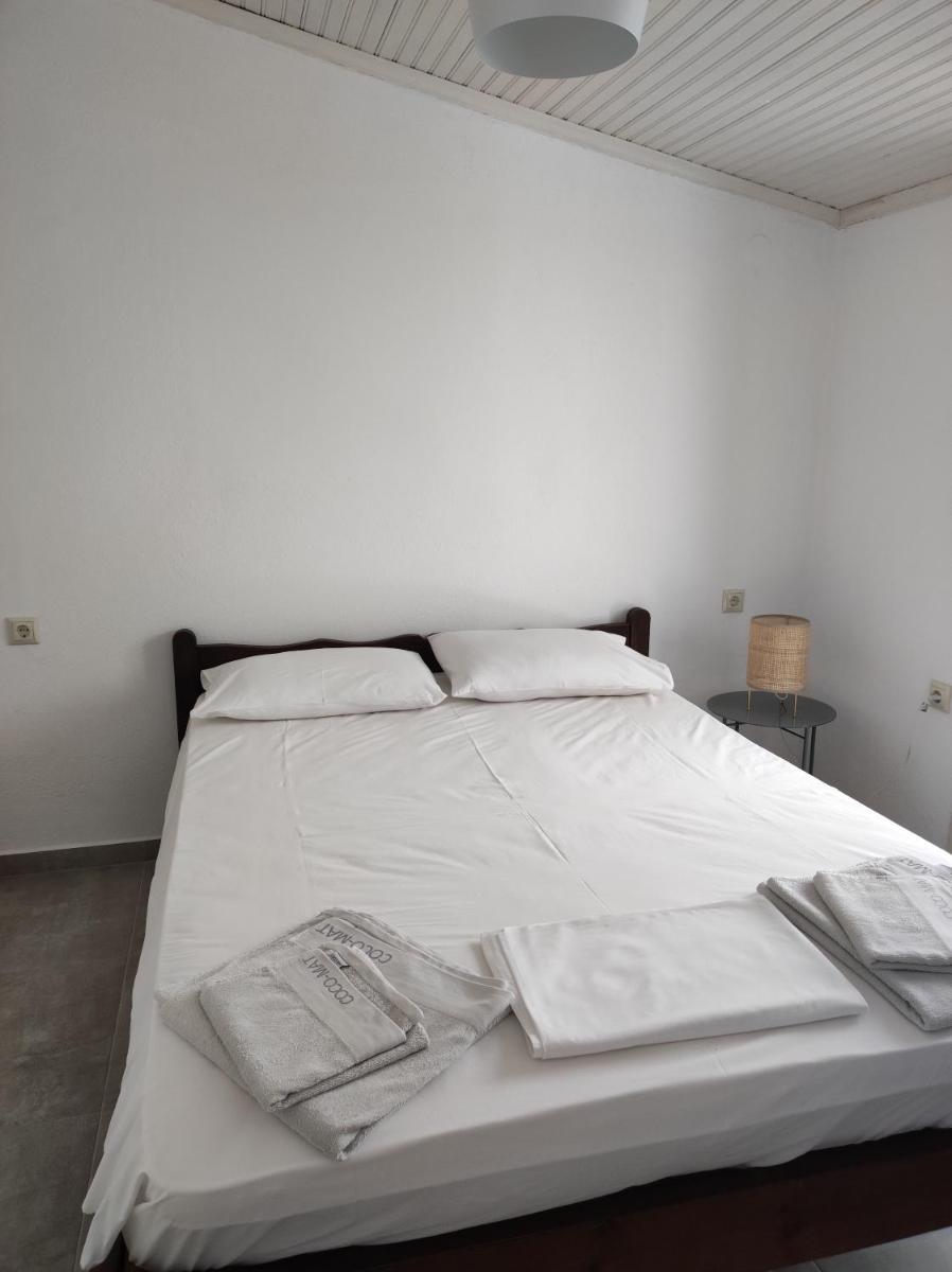 Two-Bedroom House - Photo 5