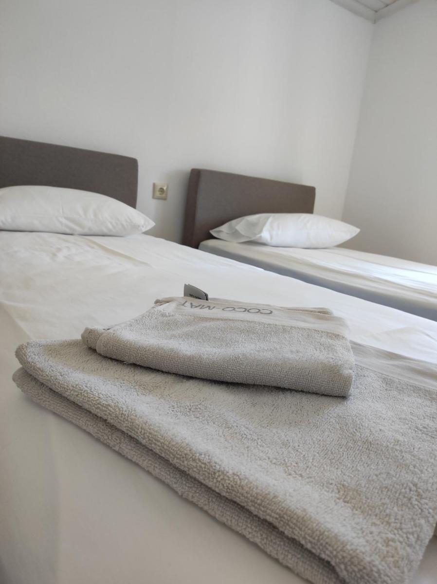 Two-Bedroom House - Photo 6