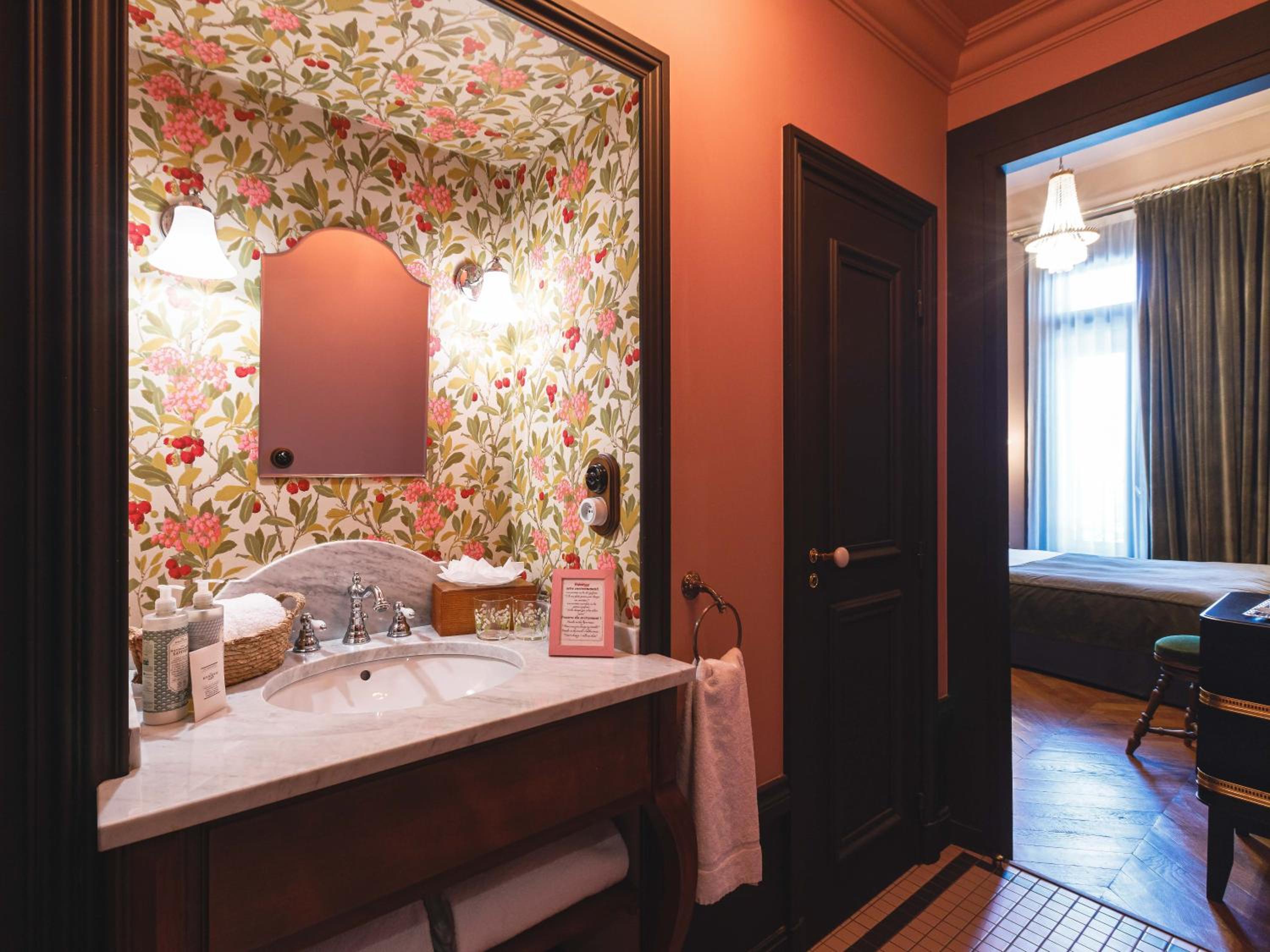 Deluxe Queen Room - Boudoir  - Photo 5