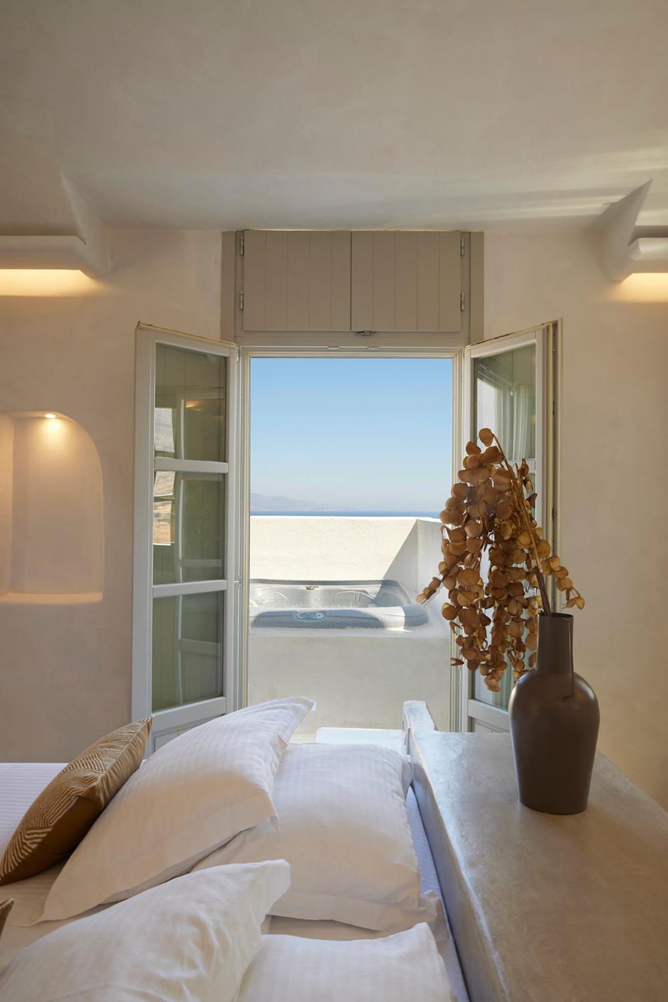 Superior Suite with Sea View and Outdoor Hot tub - Photo 6