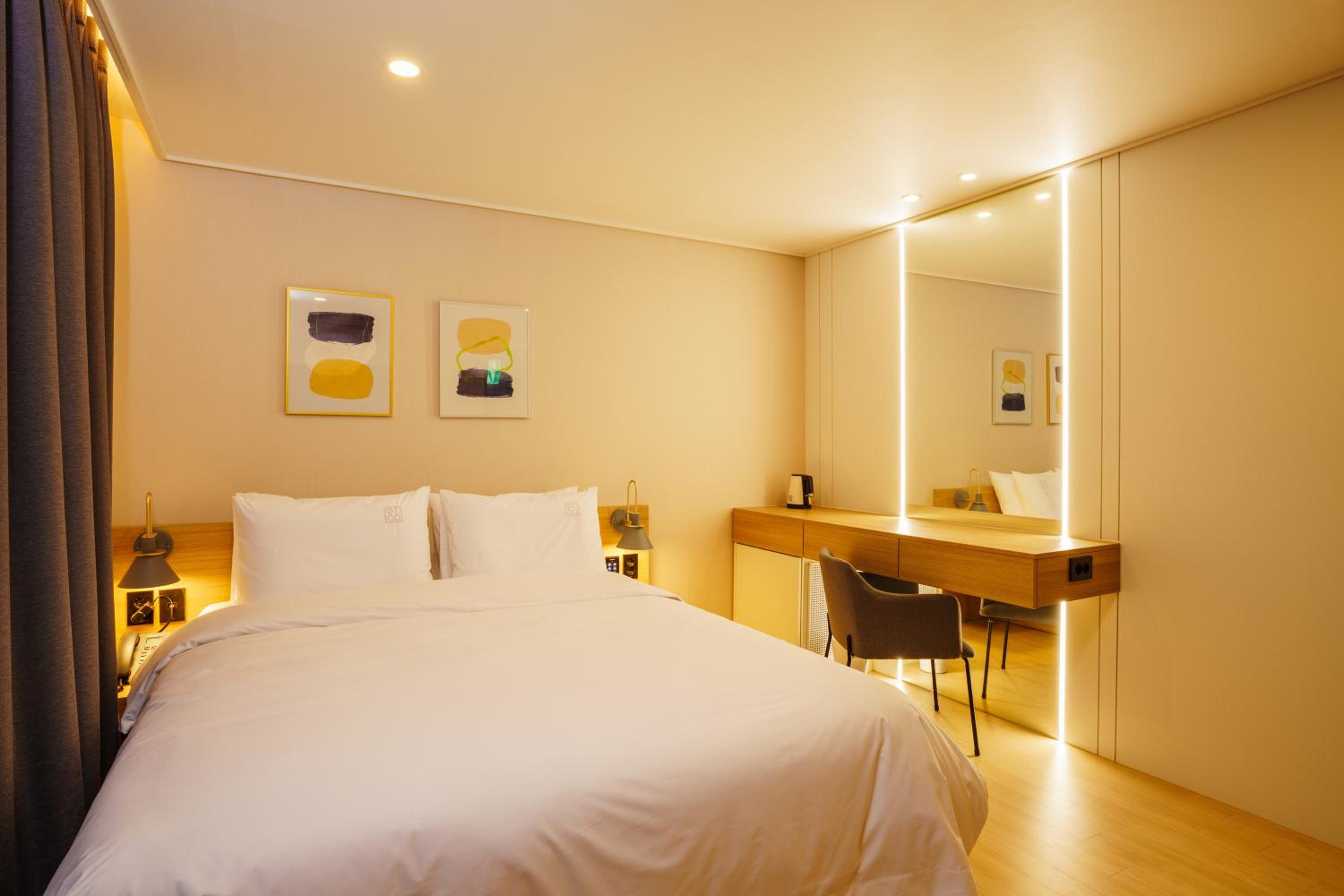 Deluxe Double Room - Photo 1