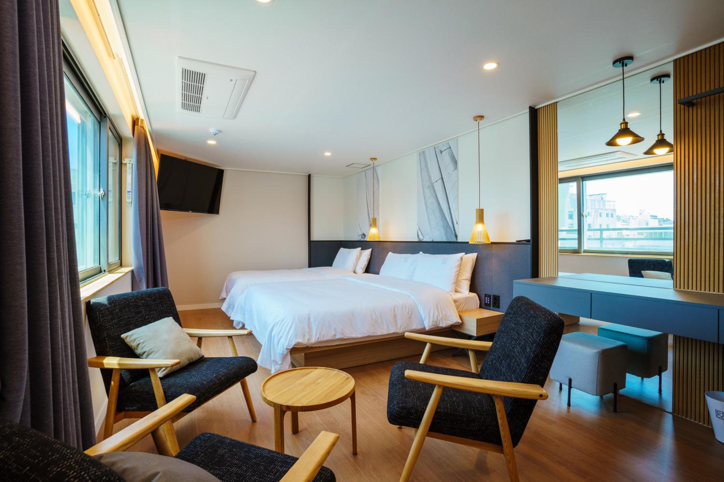 Superior Twin Room - Photo 3