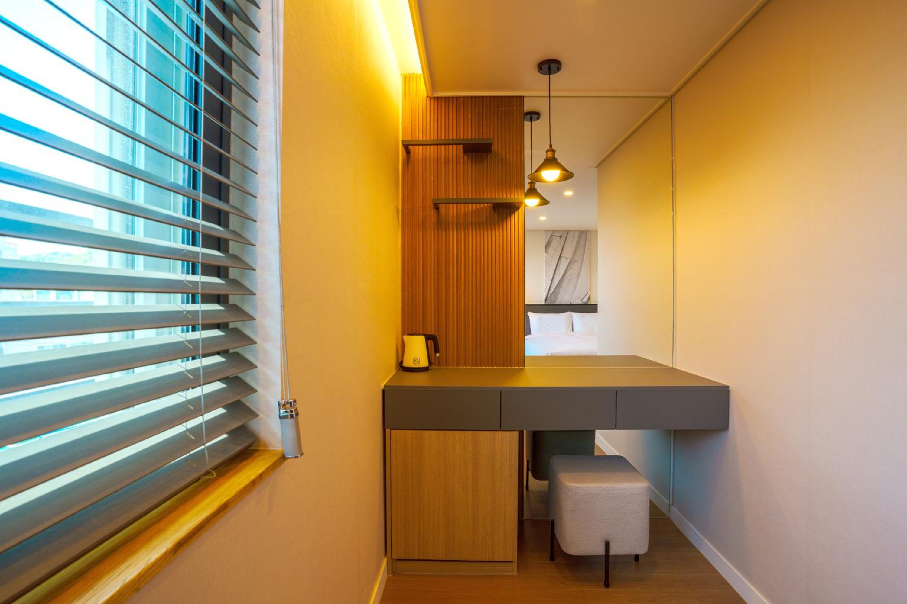 Deluxe Twin Room - Photo 6
