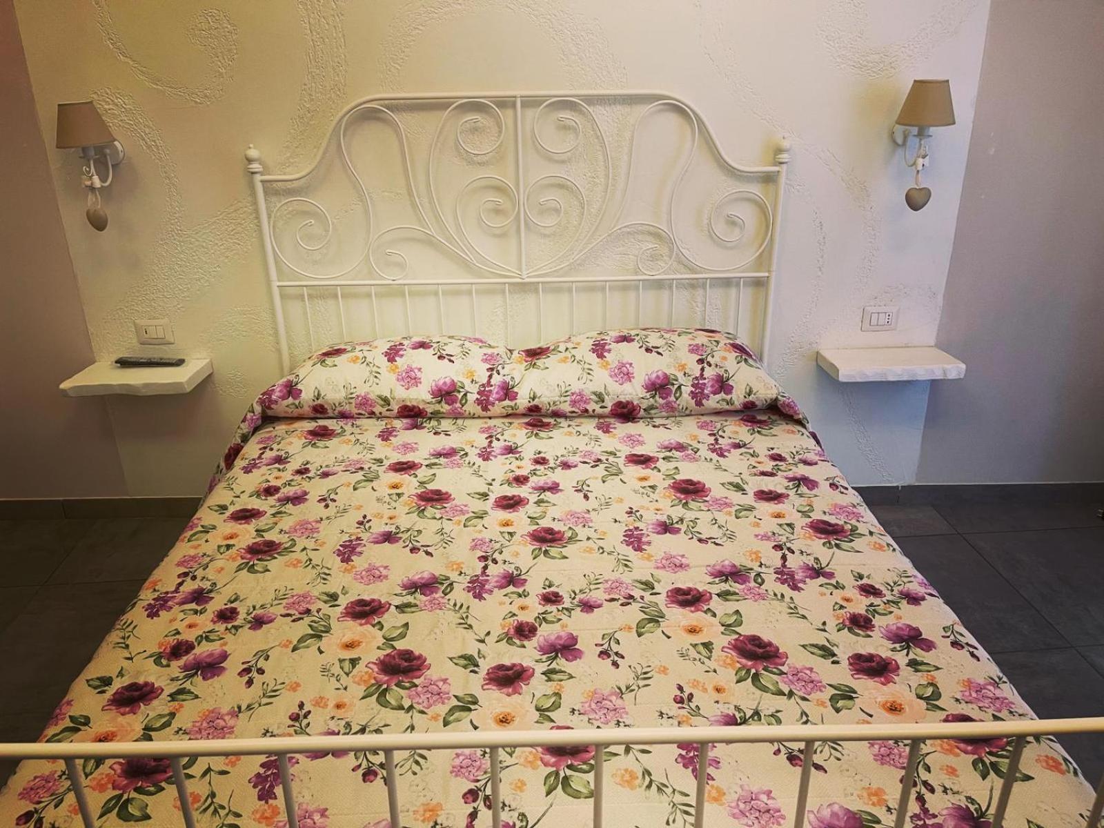 Deluxe Room (2 Adults + 1 Child)