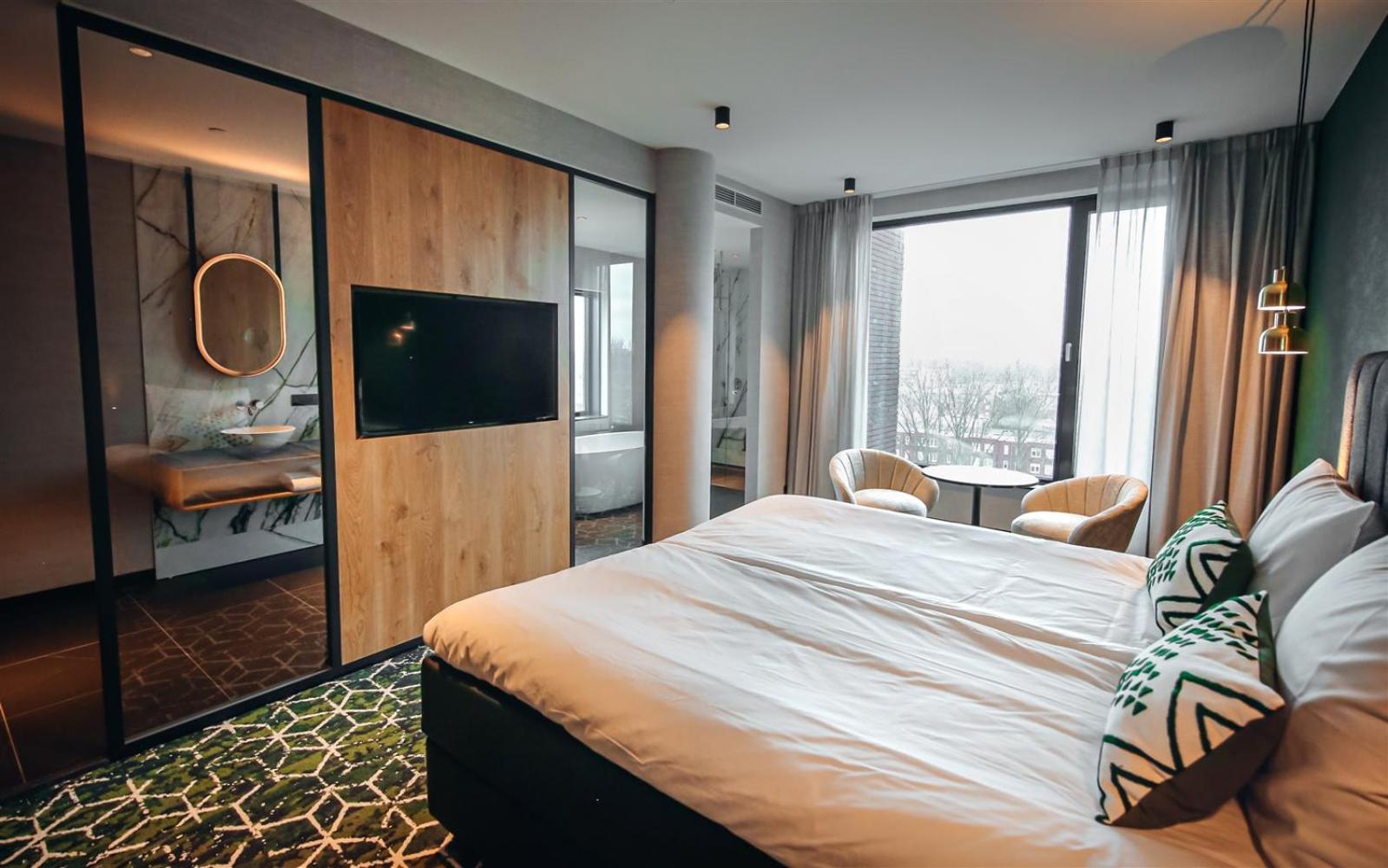 Superior King Room - Photo 5