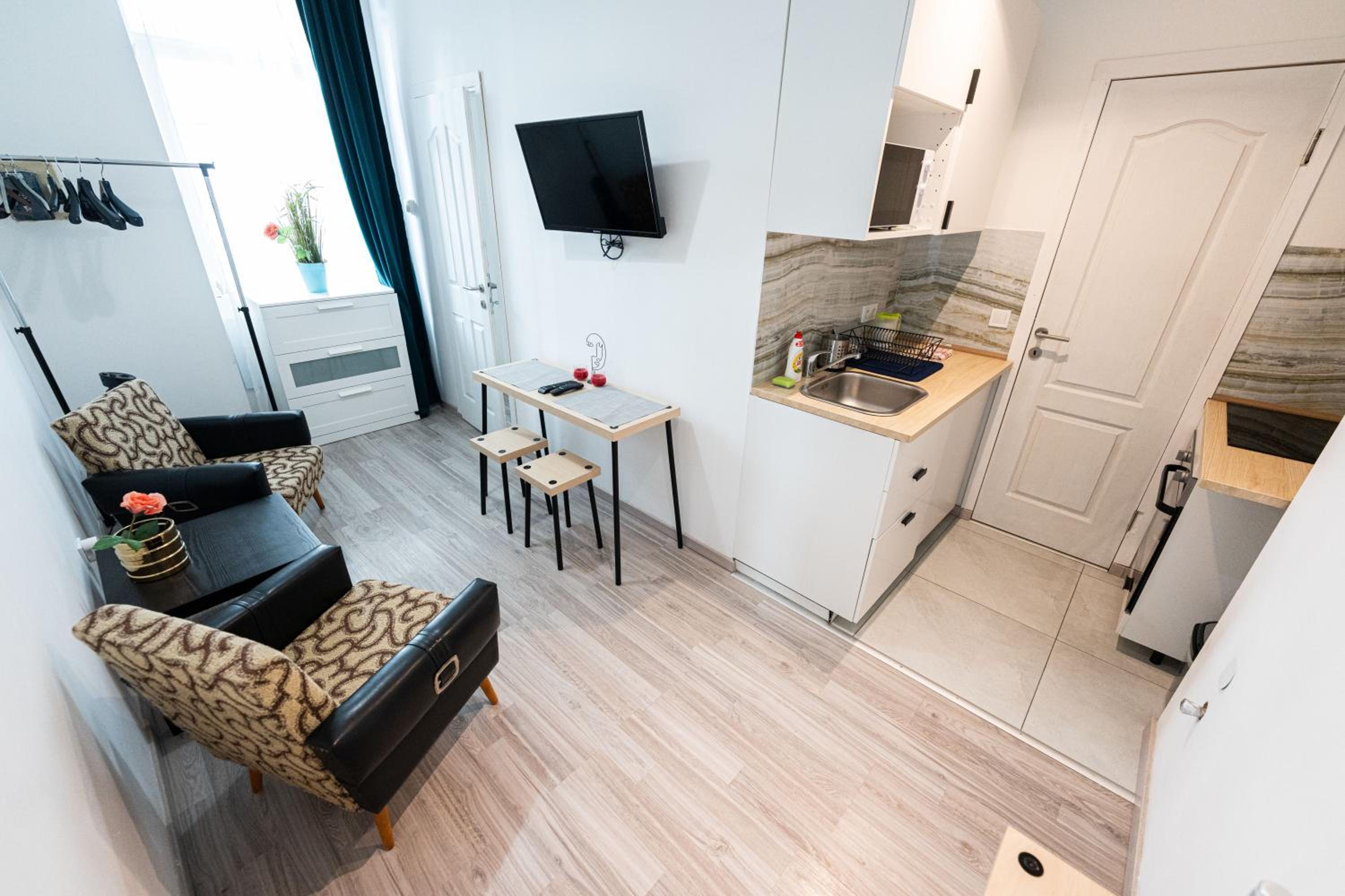 One-Bedroom Apartment