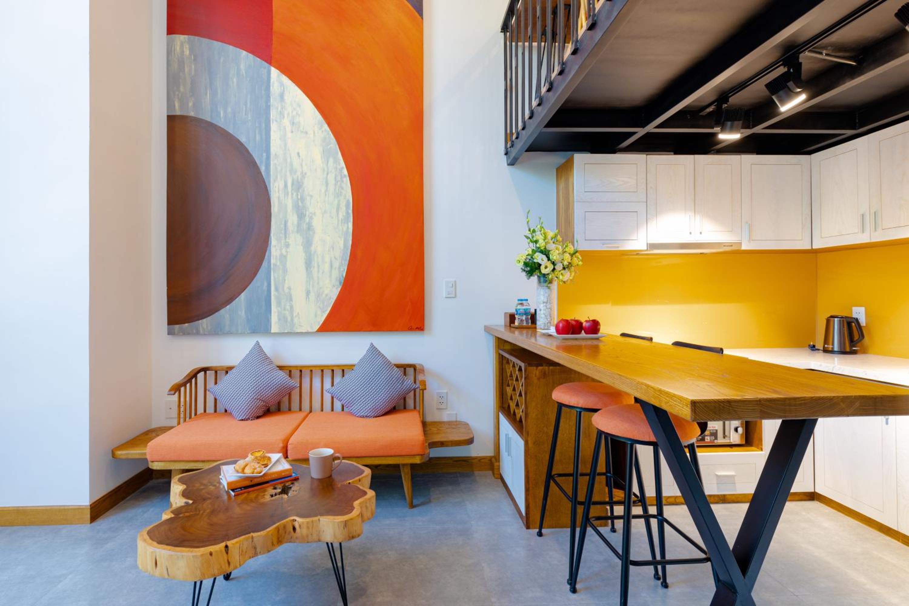 One-Bedroom Apartment - Photo 7