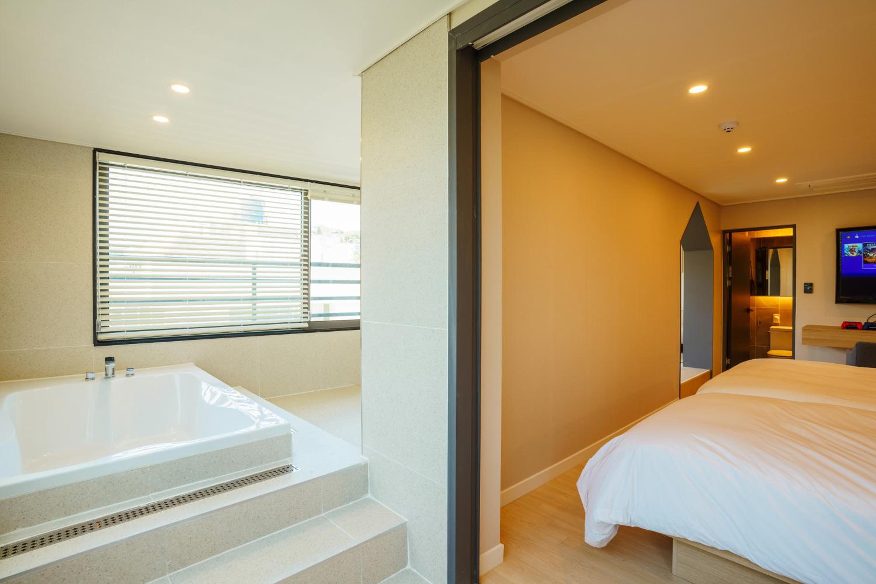 Family Suite - Photo 8