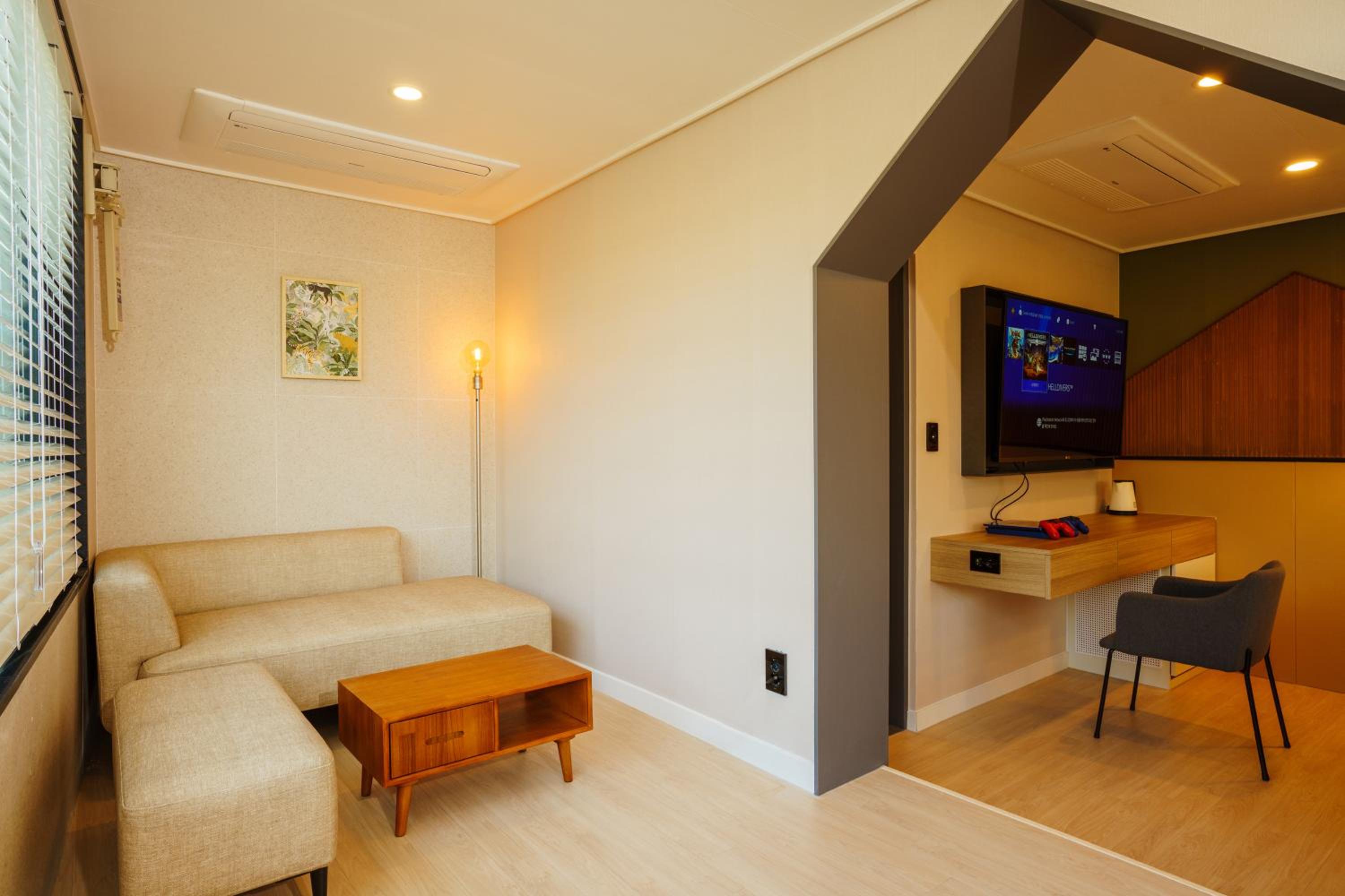 Family Suite - Photo 6