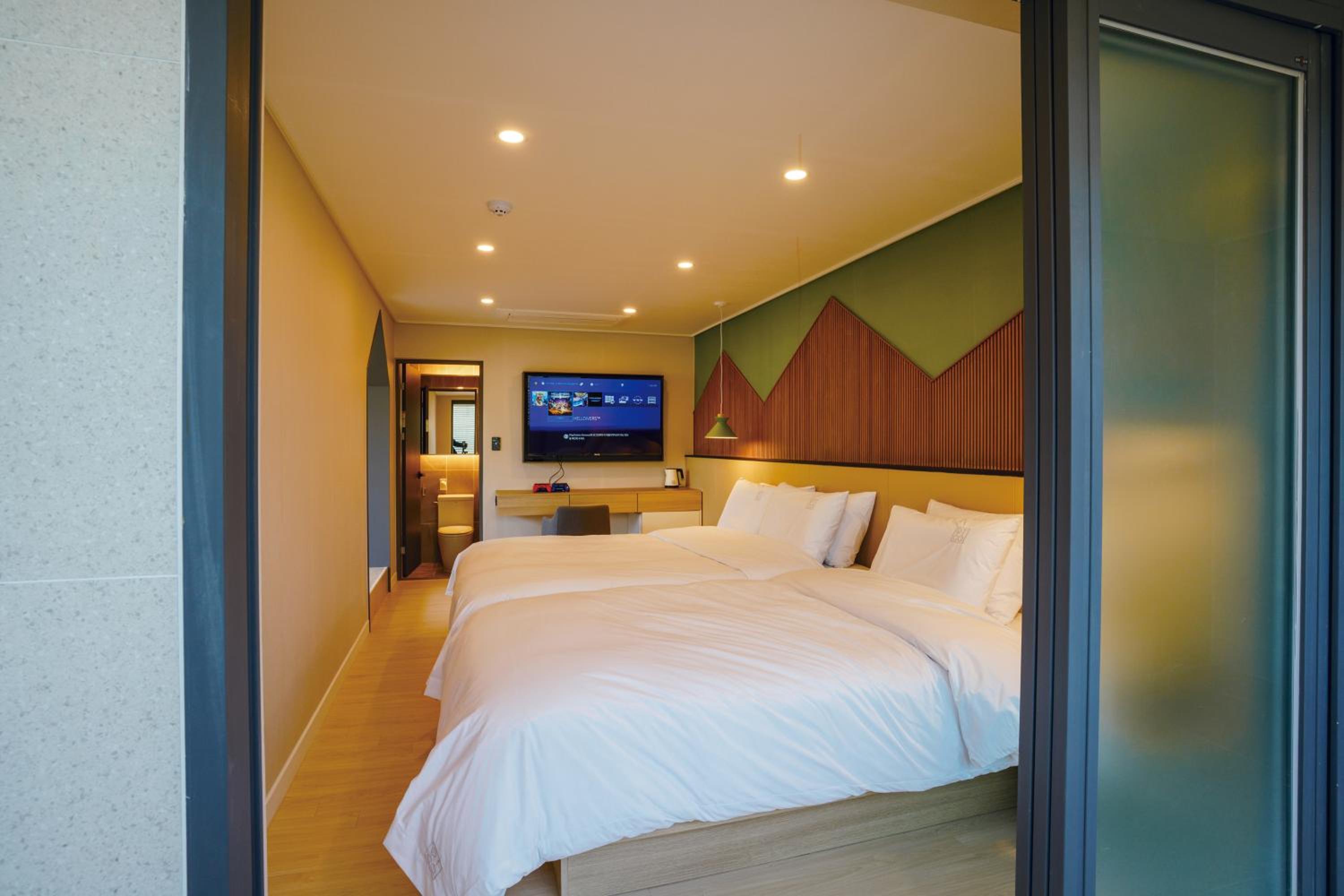Family Suite - Photo 7
