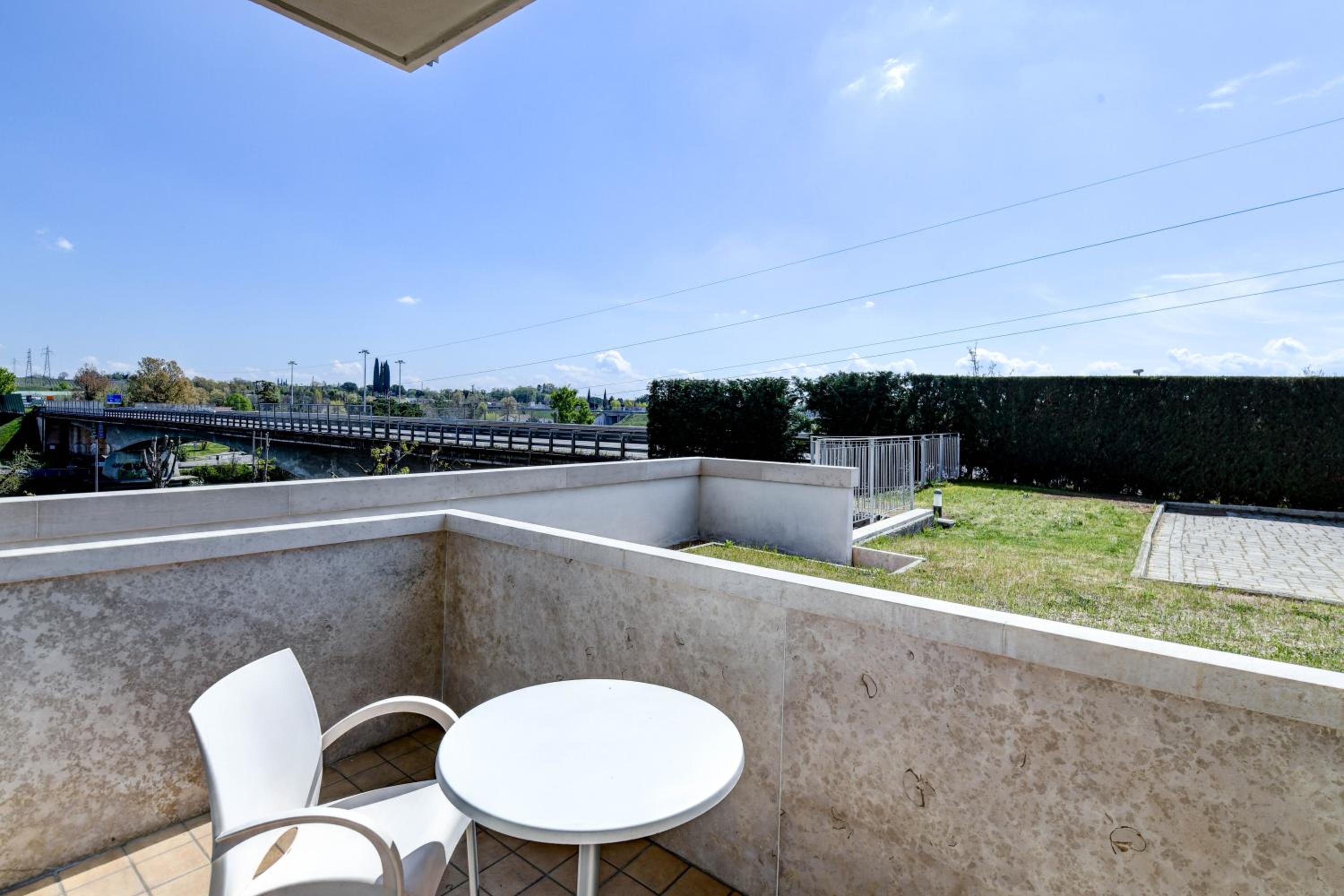 Double Room with Balcony - Photo 3