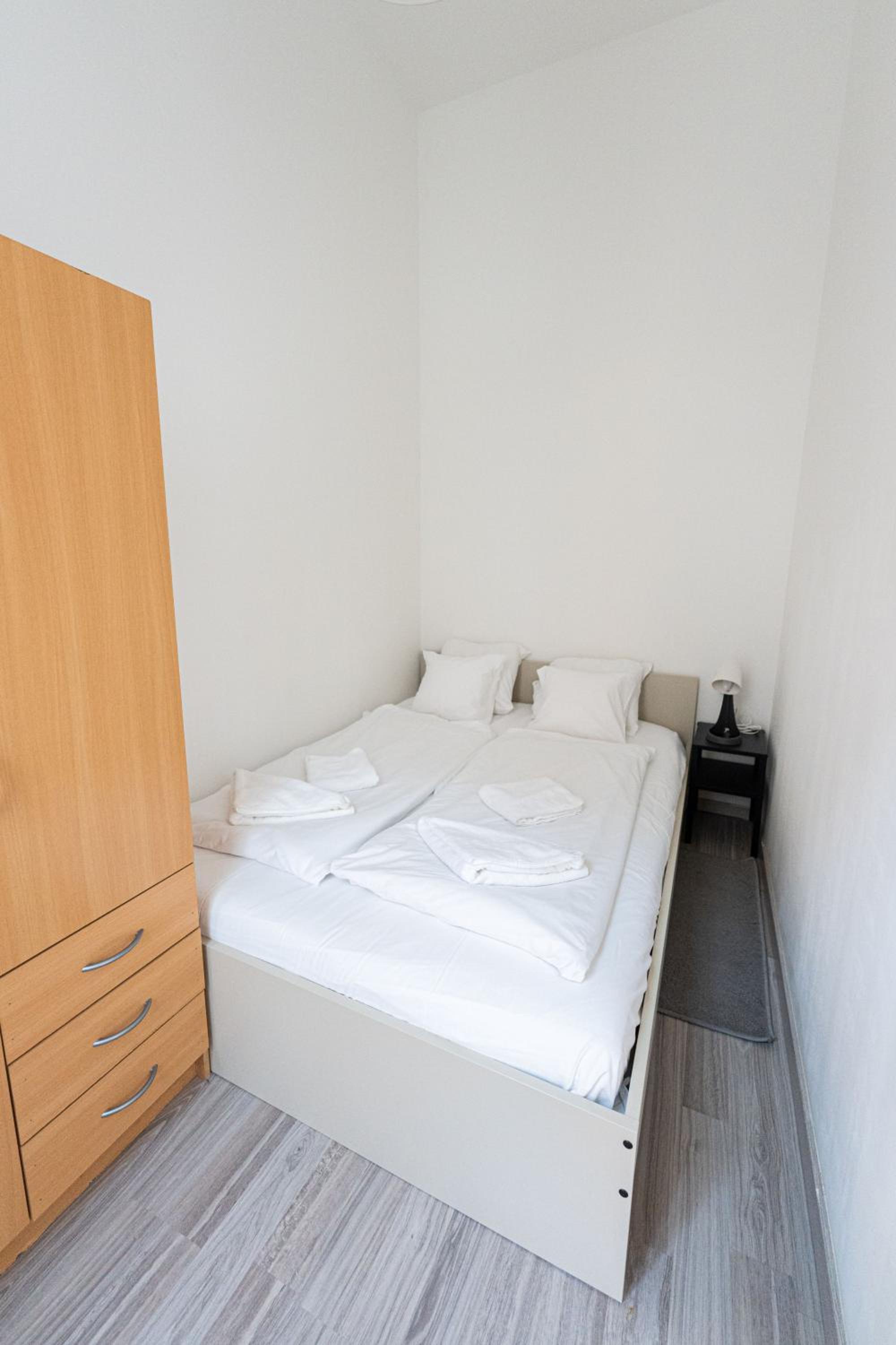 One-Bedroom Apartment - Photo 18