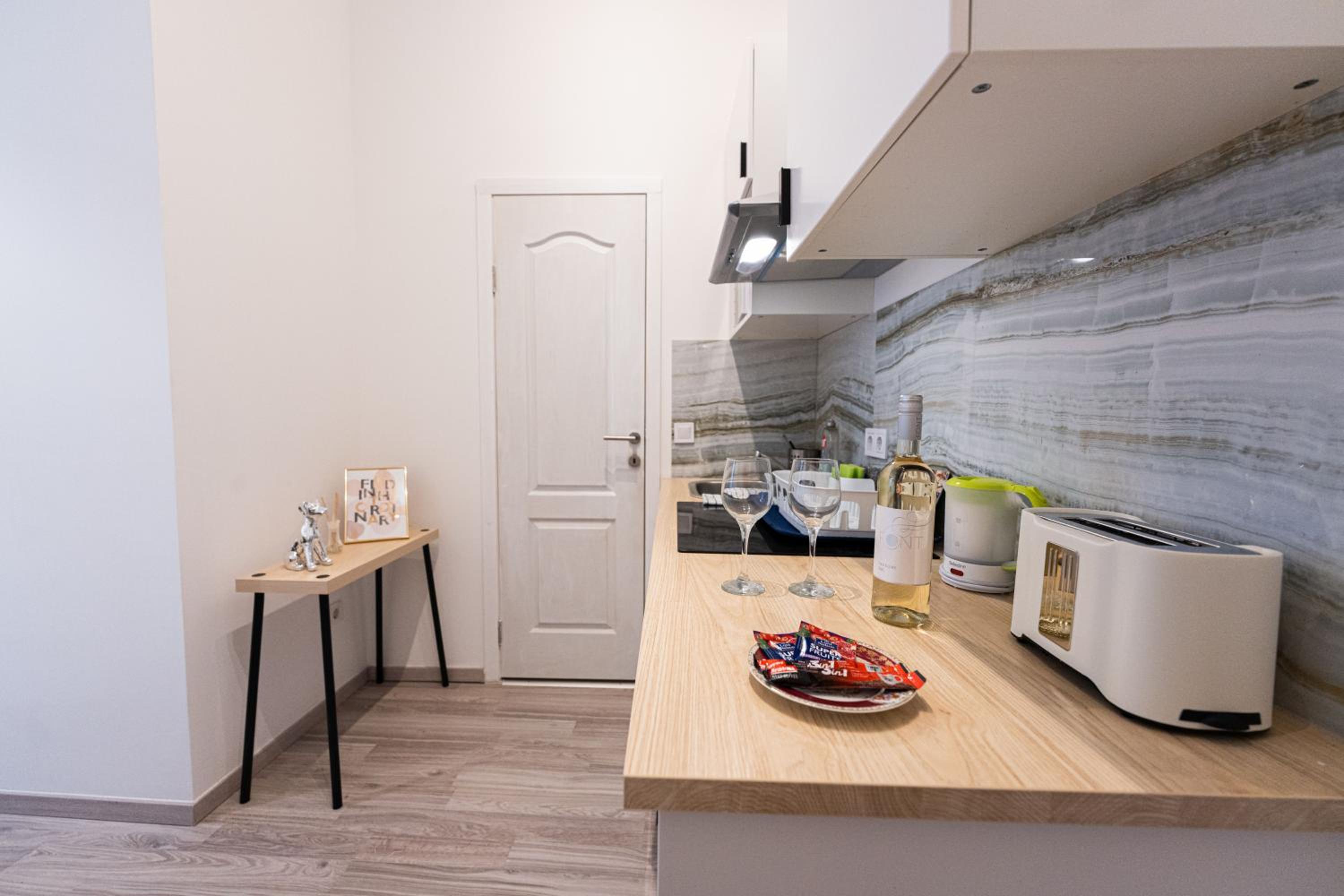 One-Bedroom Apartment - Photo 25