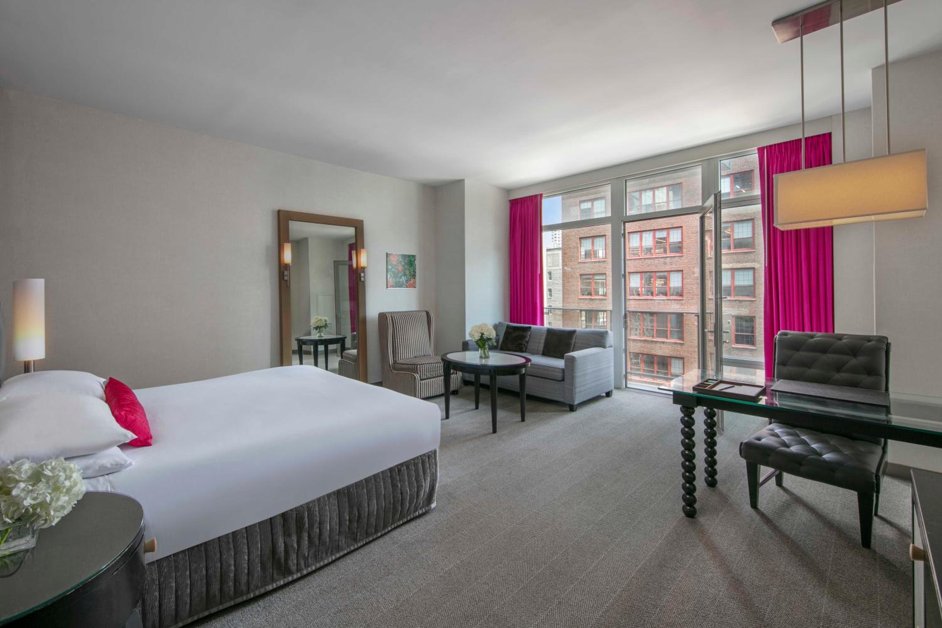 Grand Deluxe King Room photo 3