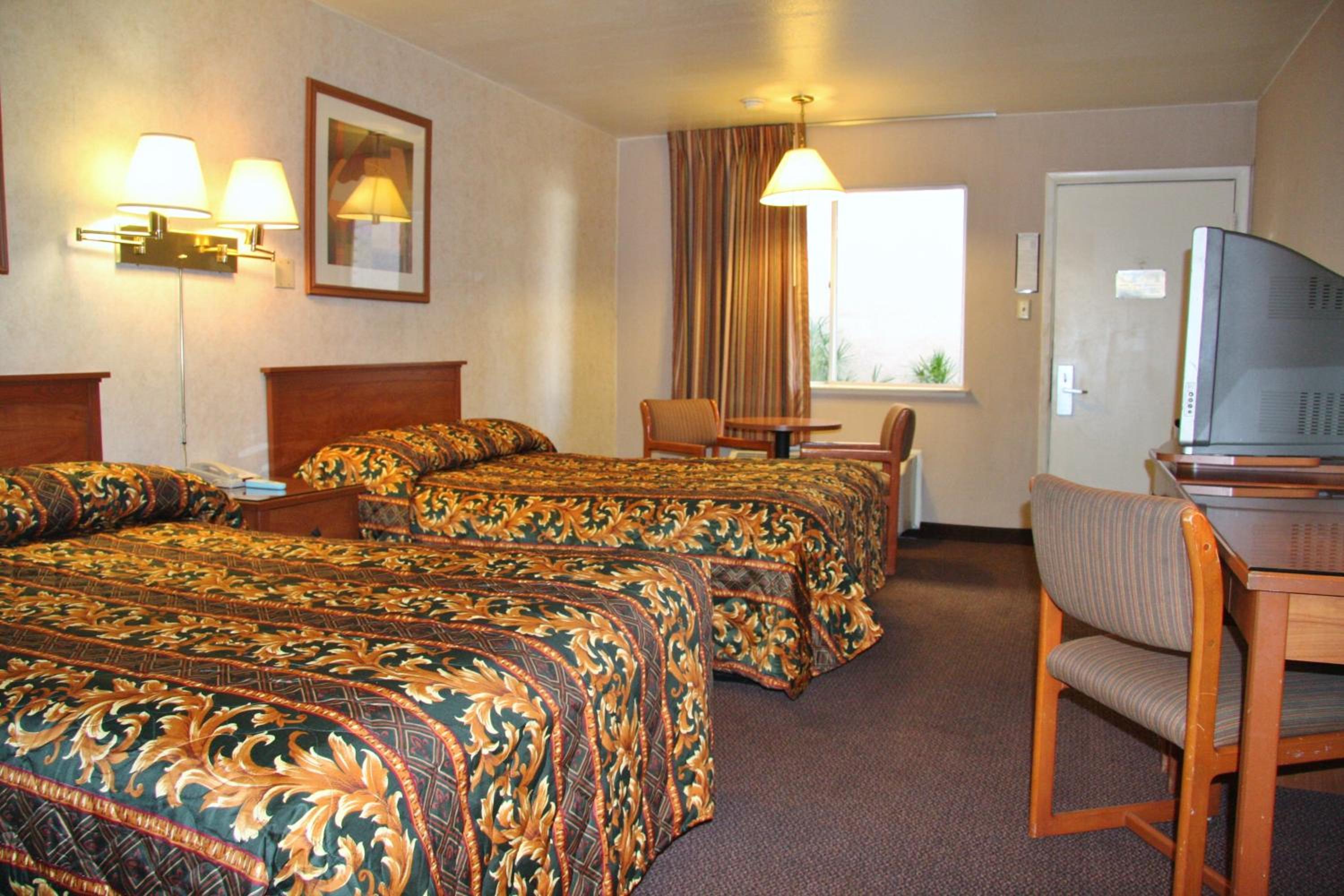 Double Room with Two Double Beds - Smoking