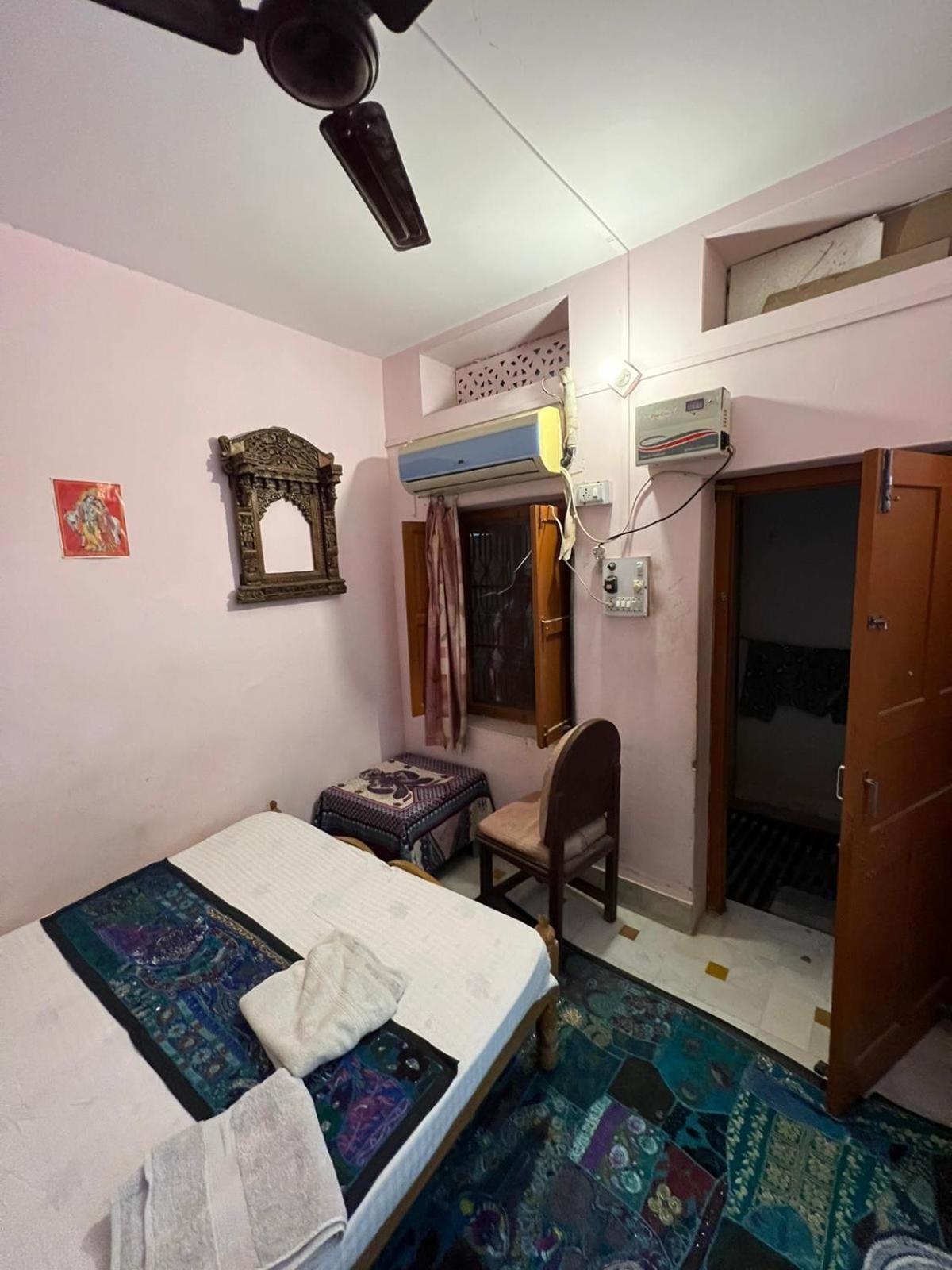 Budget Double Room photo 2