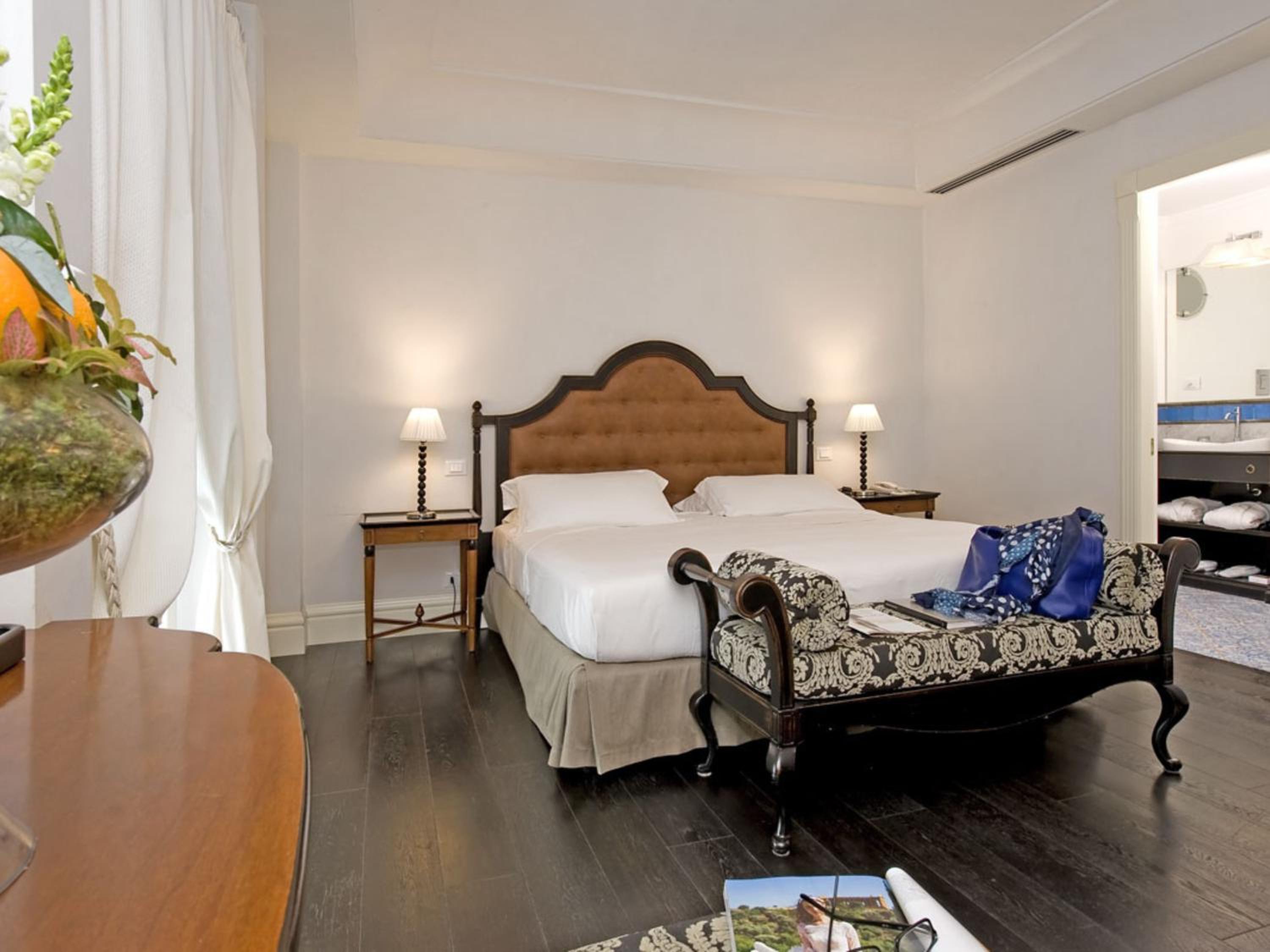 Suite - Photo 3