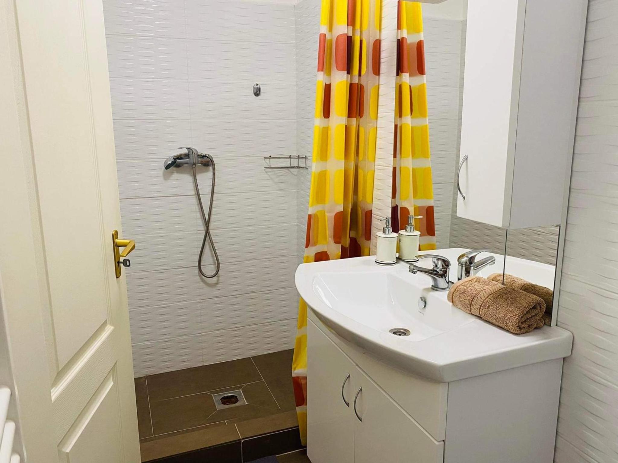 One-Bedroom Apartment - Photo 8