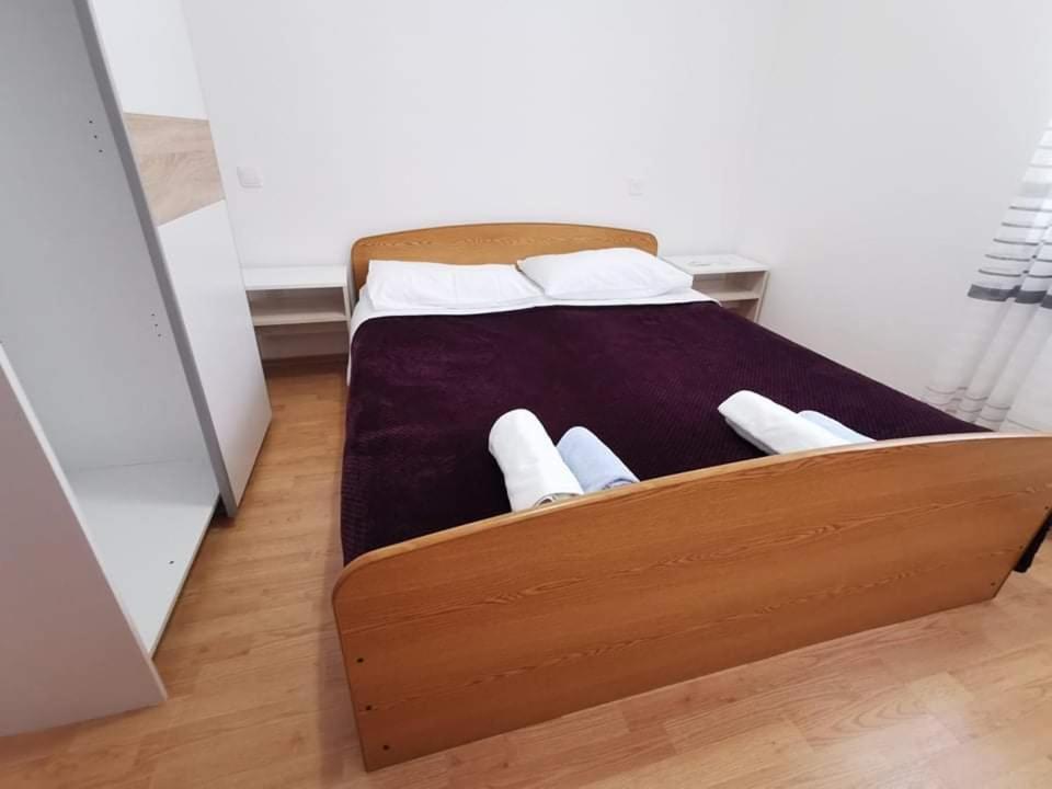 Apartment With Terrace - 2 photo 3