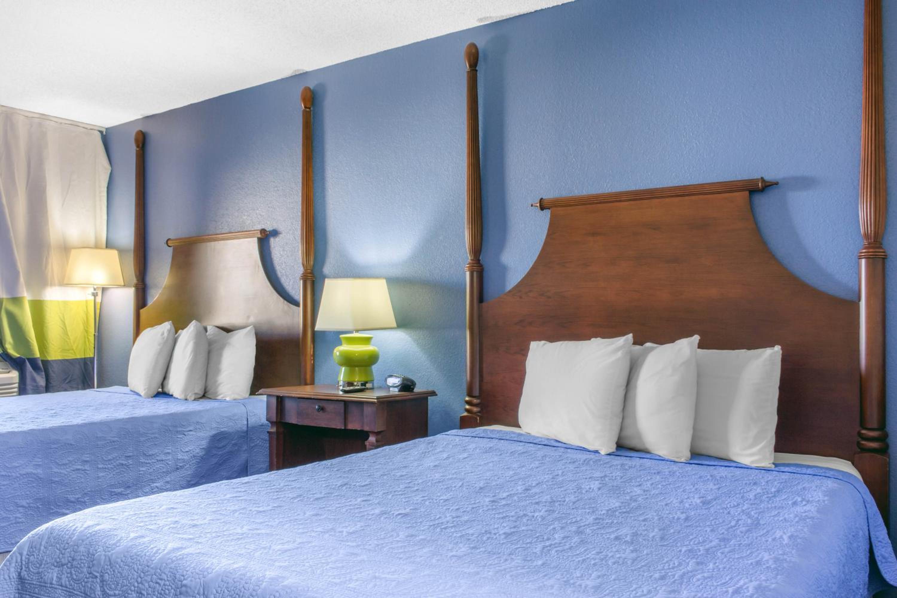 Standard Double Room with Two Double Beds - Non-Smoking - Photo 1