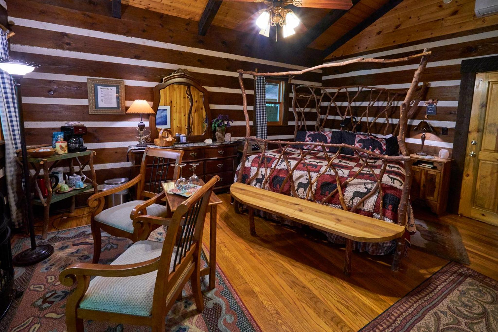 Deluxe King Room photo 2