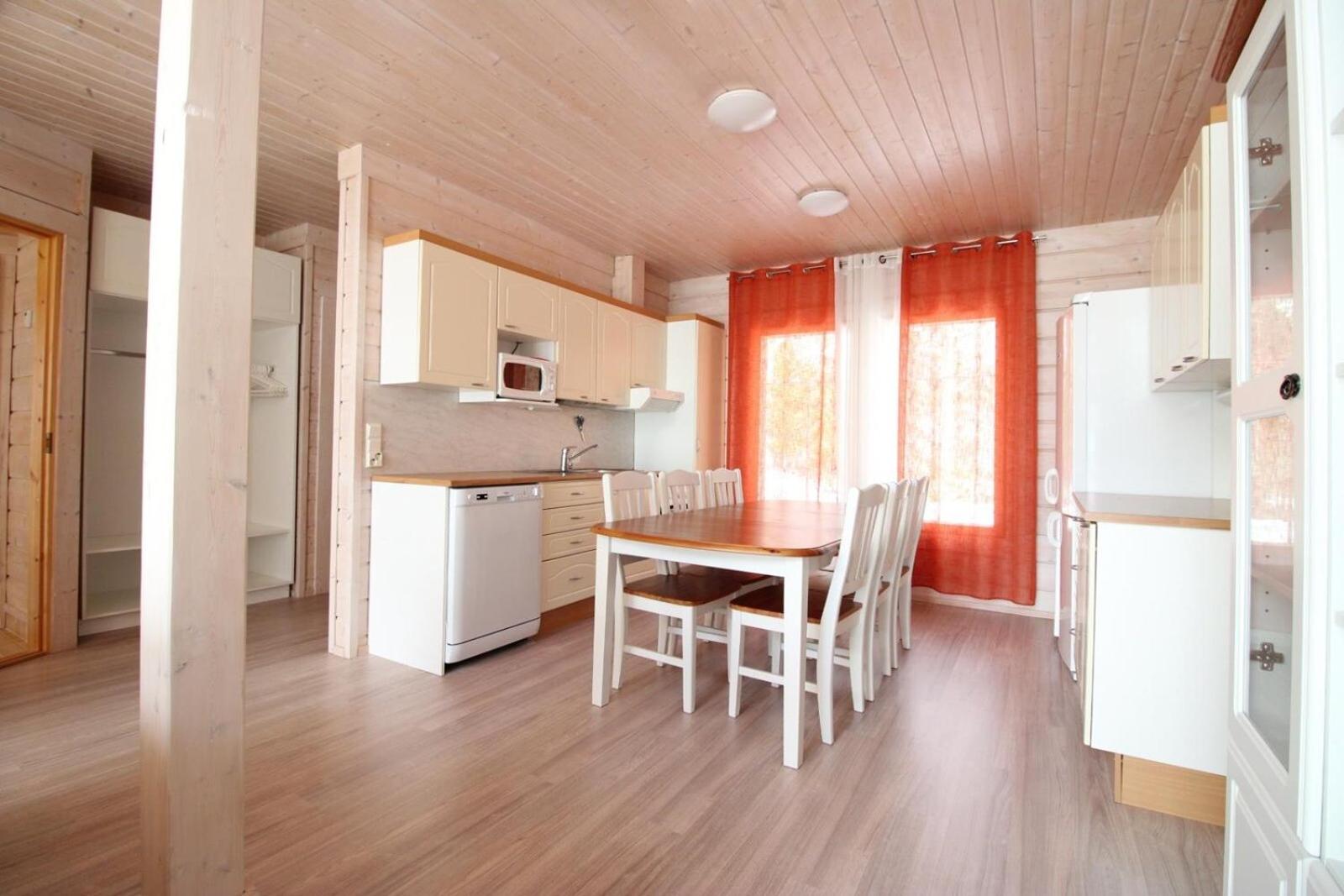 Three-Bedroom Villa - Photo 9