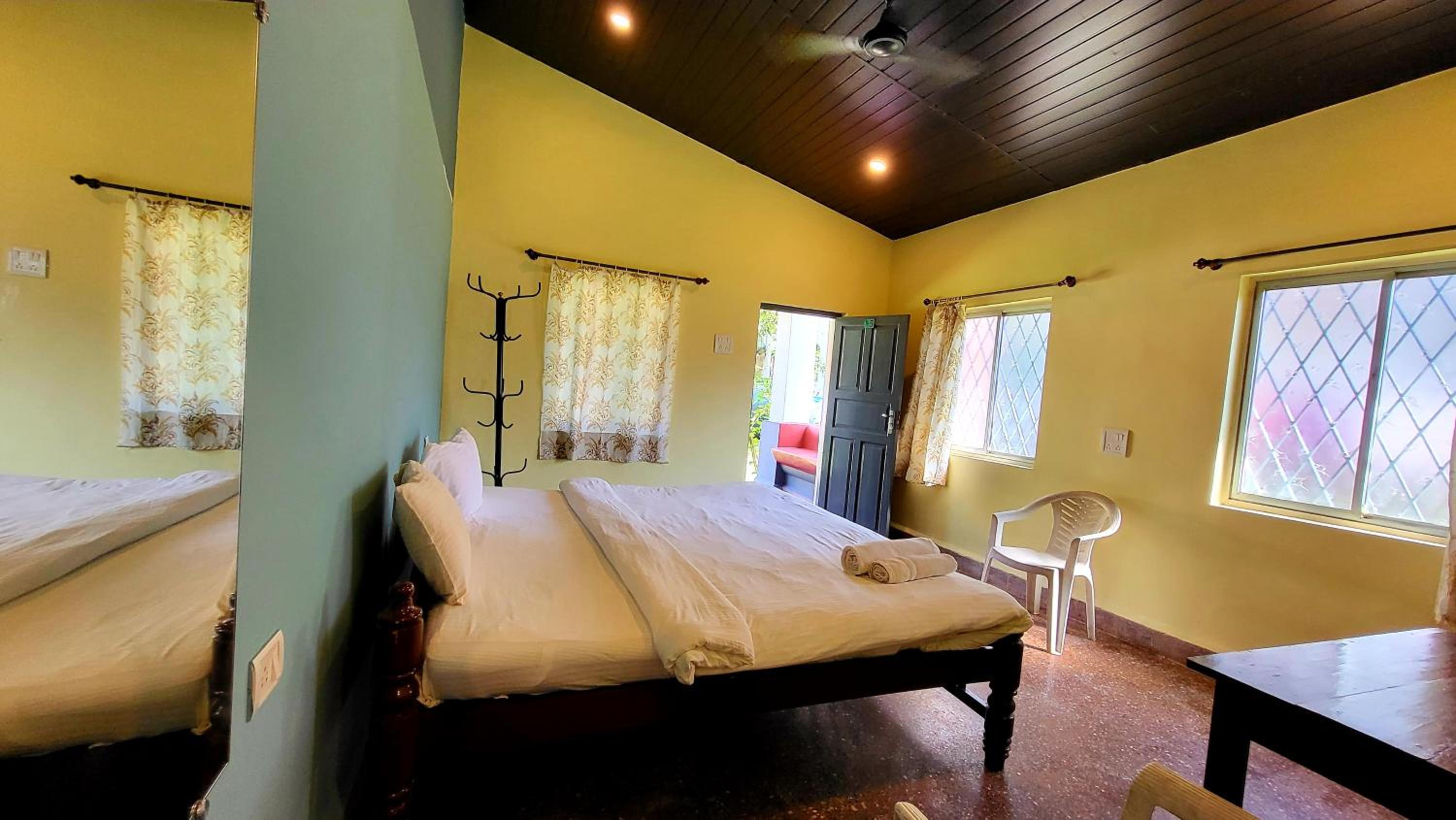 Standard Double Room with Fan photo 1