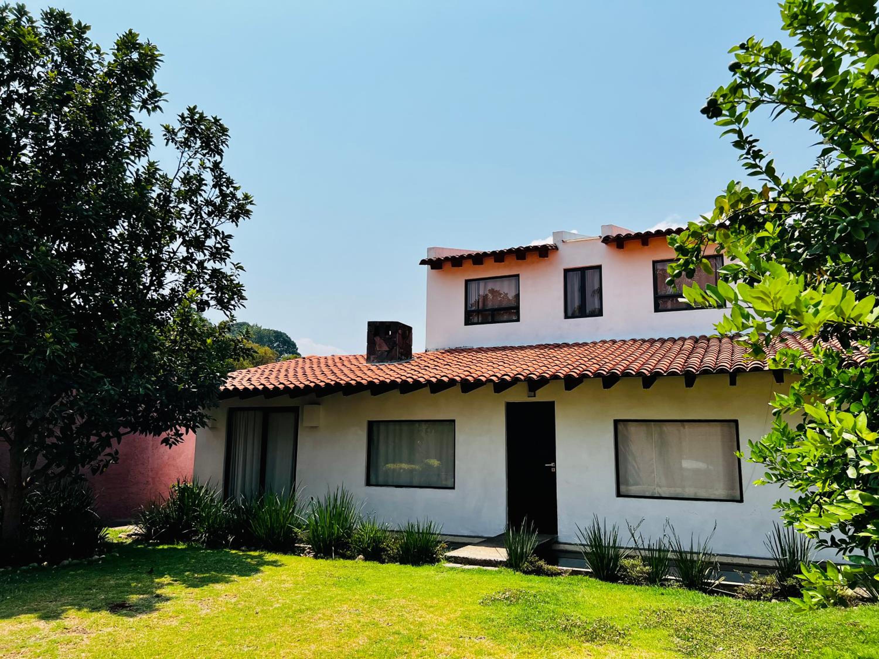 Four-Bedroom House - Photo 2