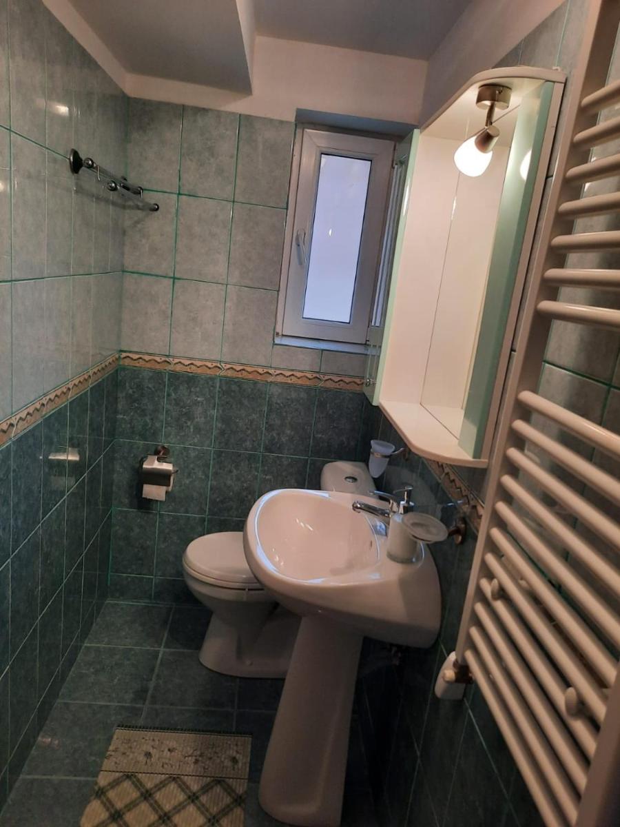 One-Bedroom Apartment - Photo 6