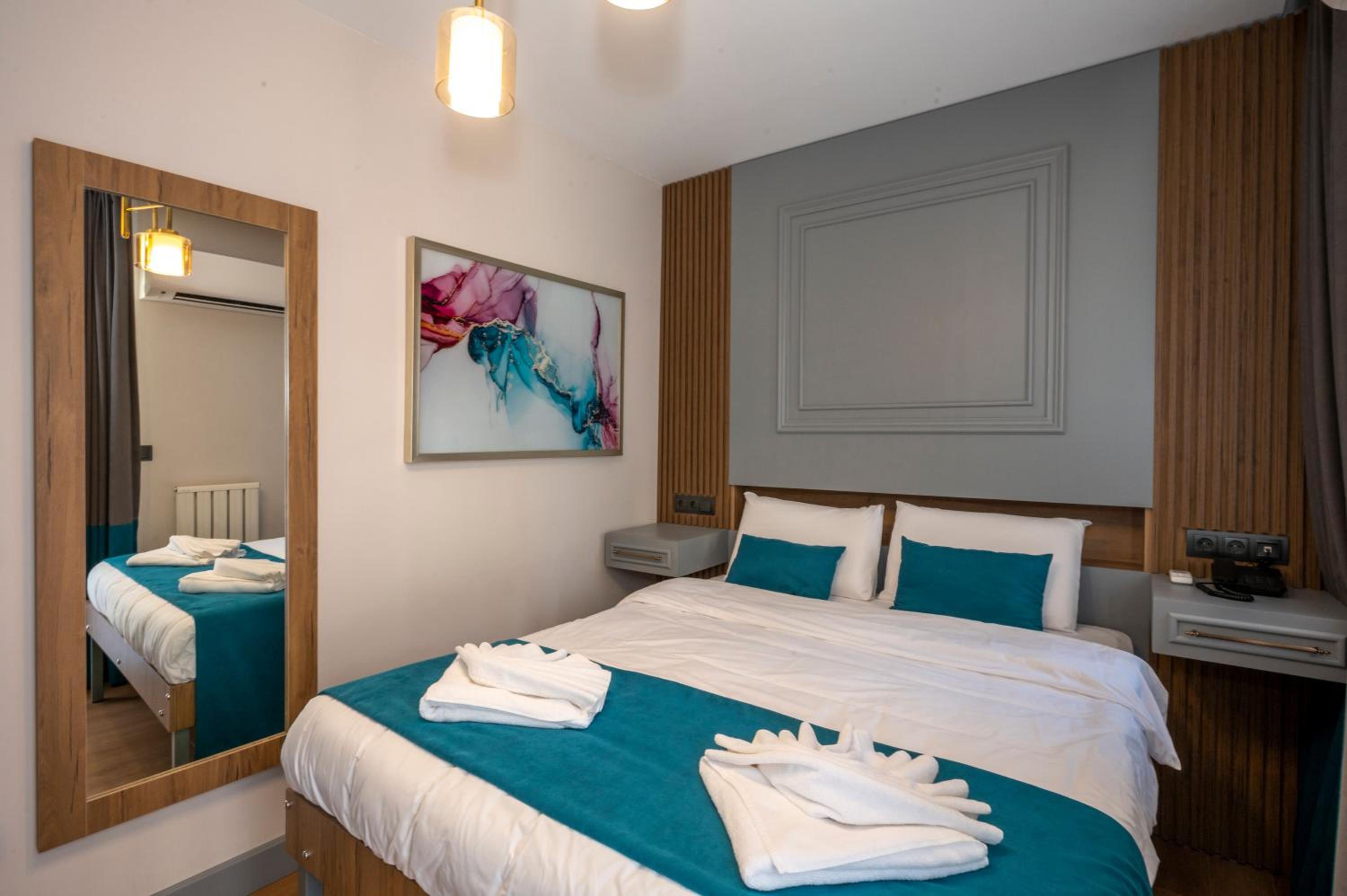 Double Room with Balcony photo 3