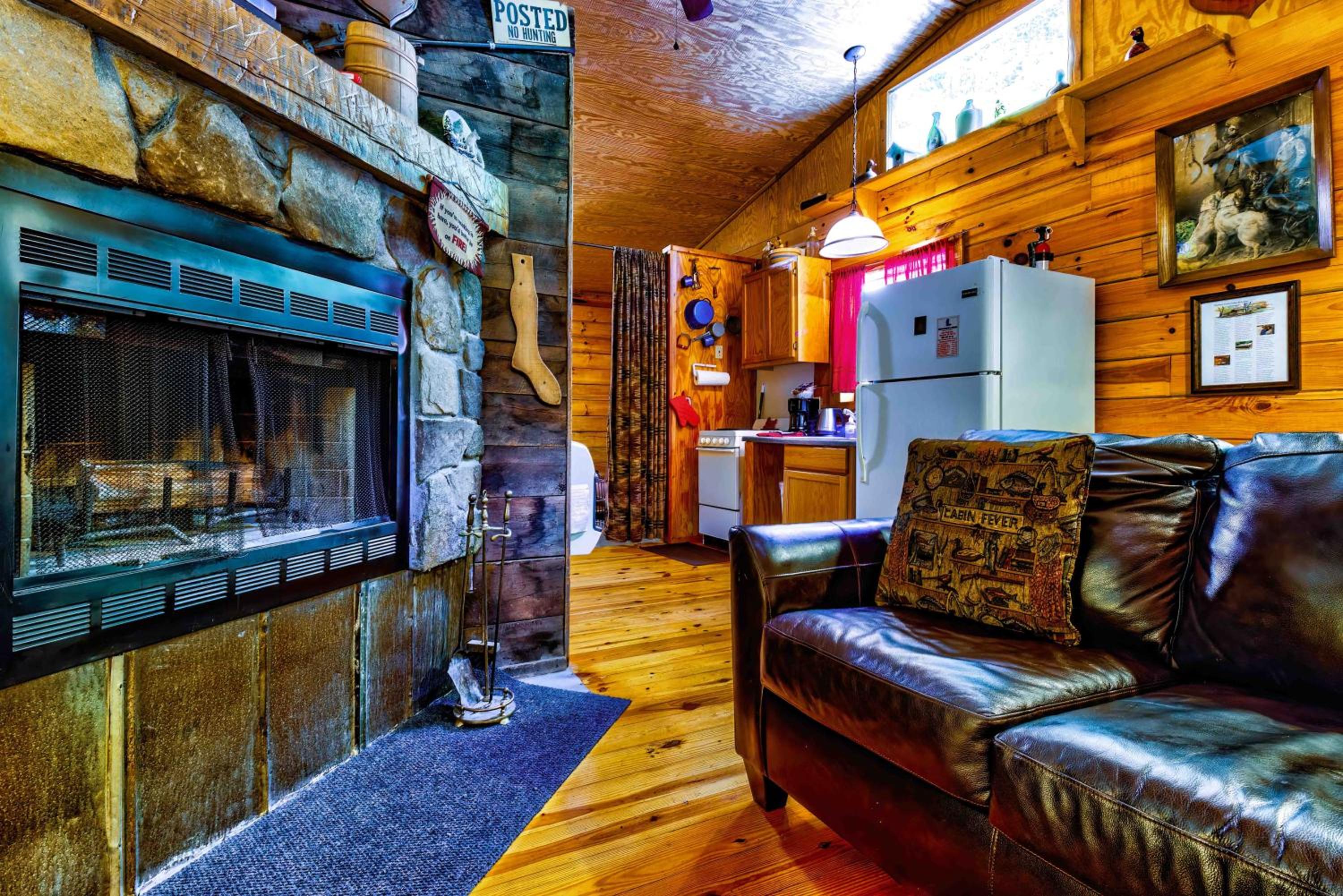 Wolf Ledge at Ponderosa (One-Bedroom Chalet) photo 1