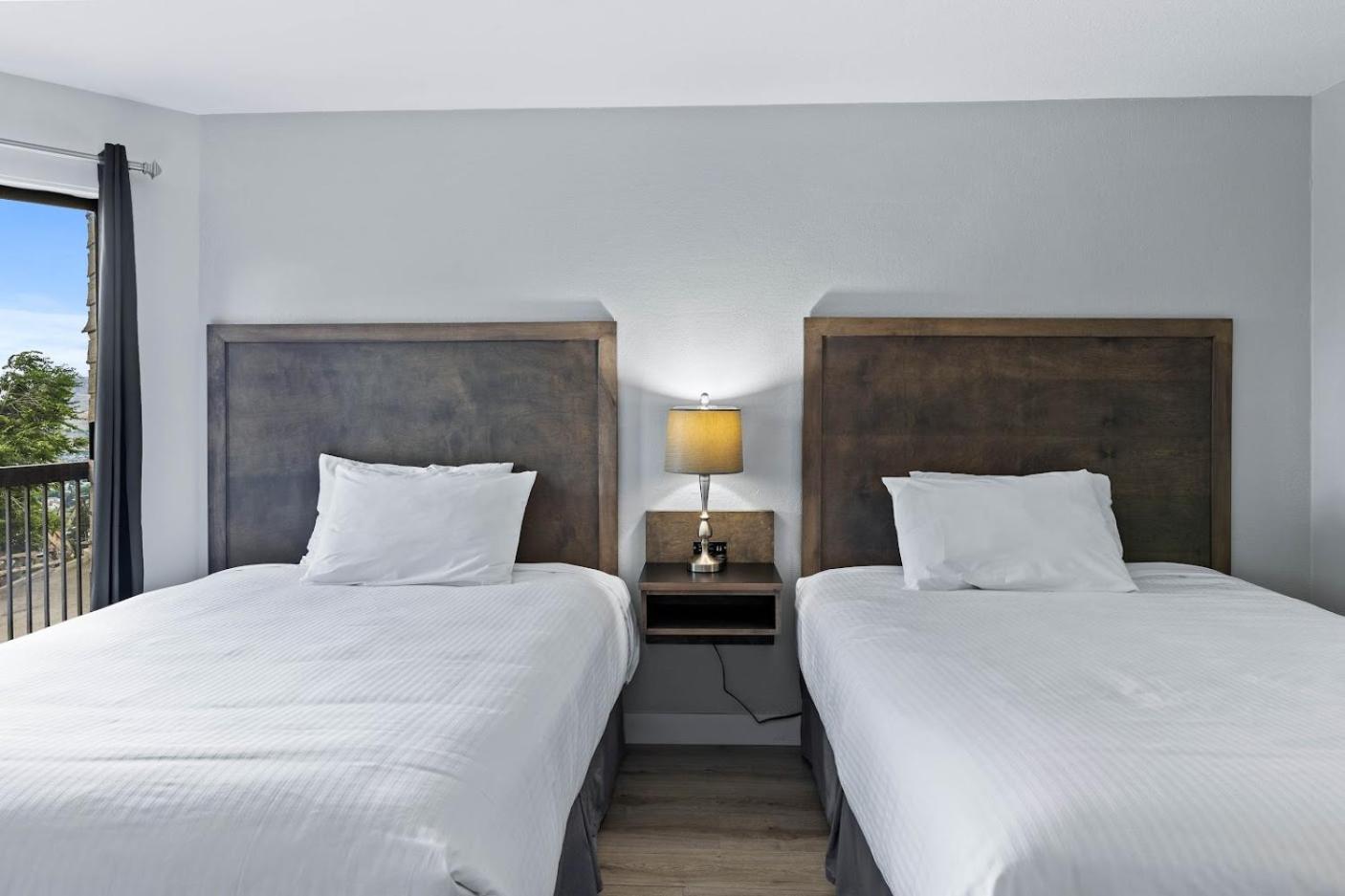Deluxe Queen Room - Photo 1
