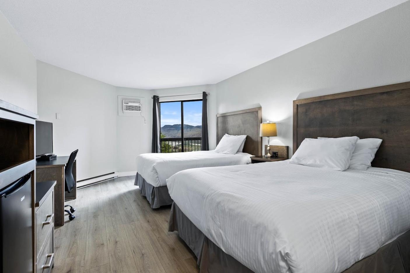 Deluxe Queen Room - Photo 3