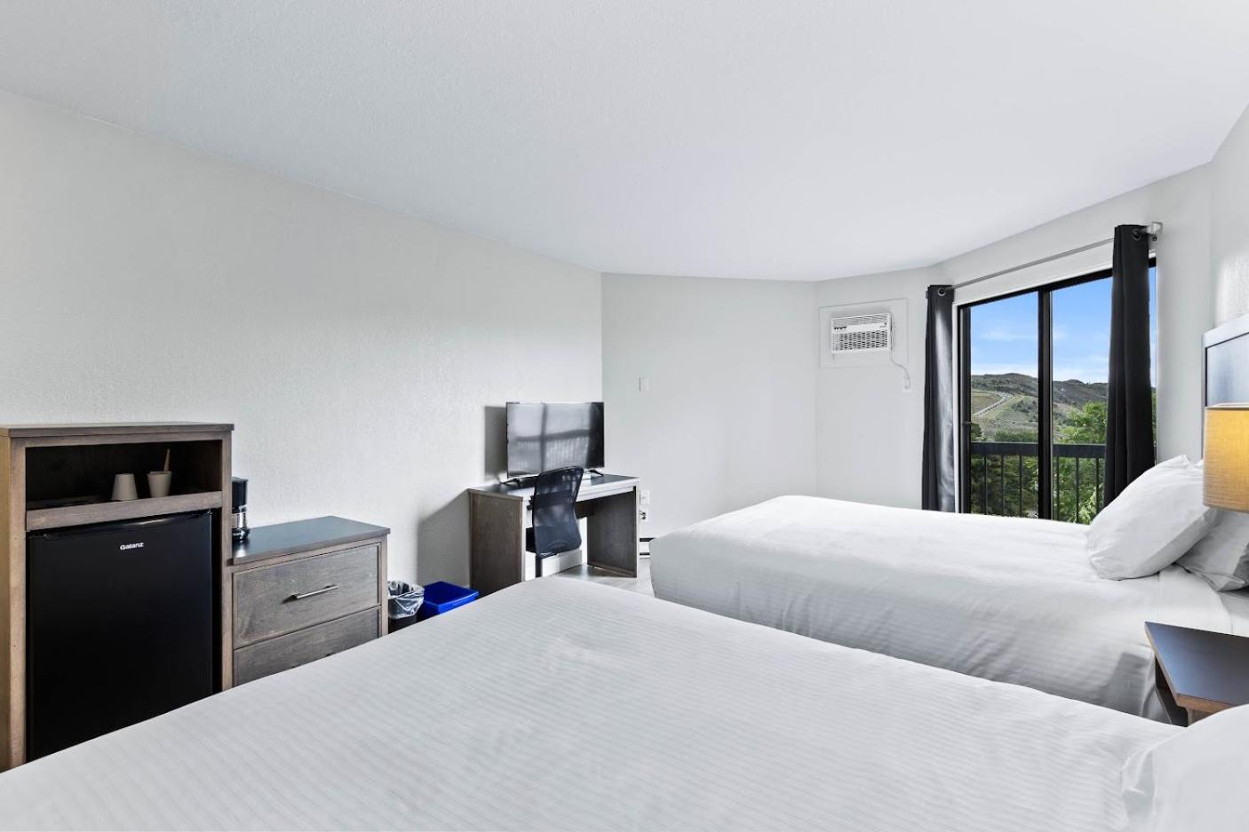 Deluxe Queen Room - Photo 4